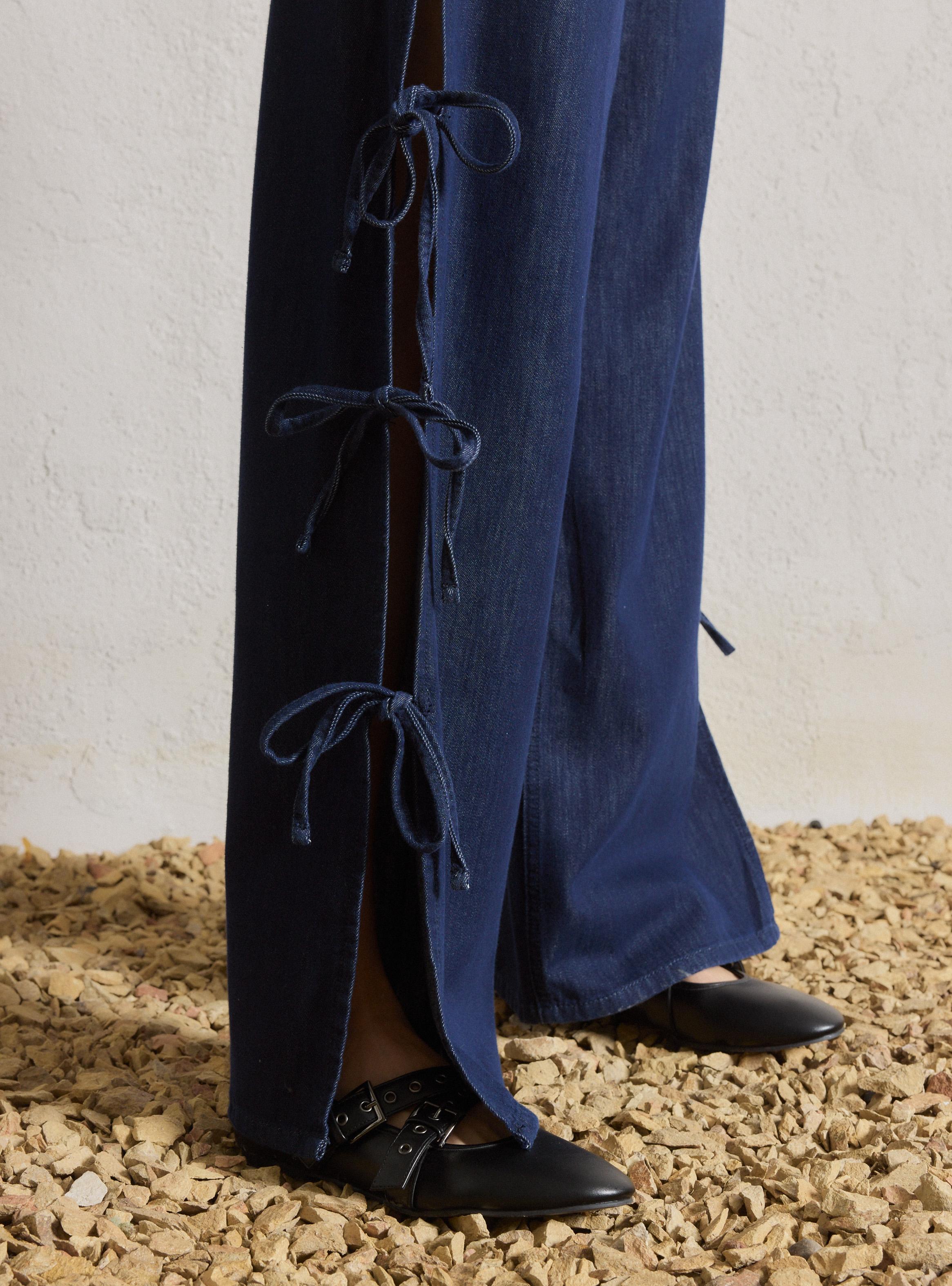 Jeans Wide Leg Abertur y Amarras Costado-3