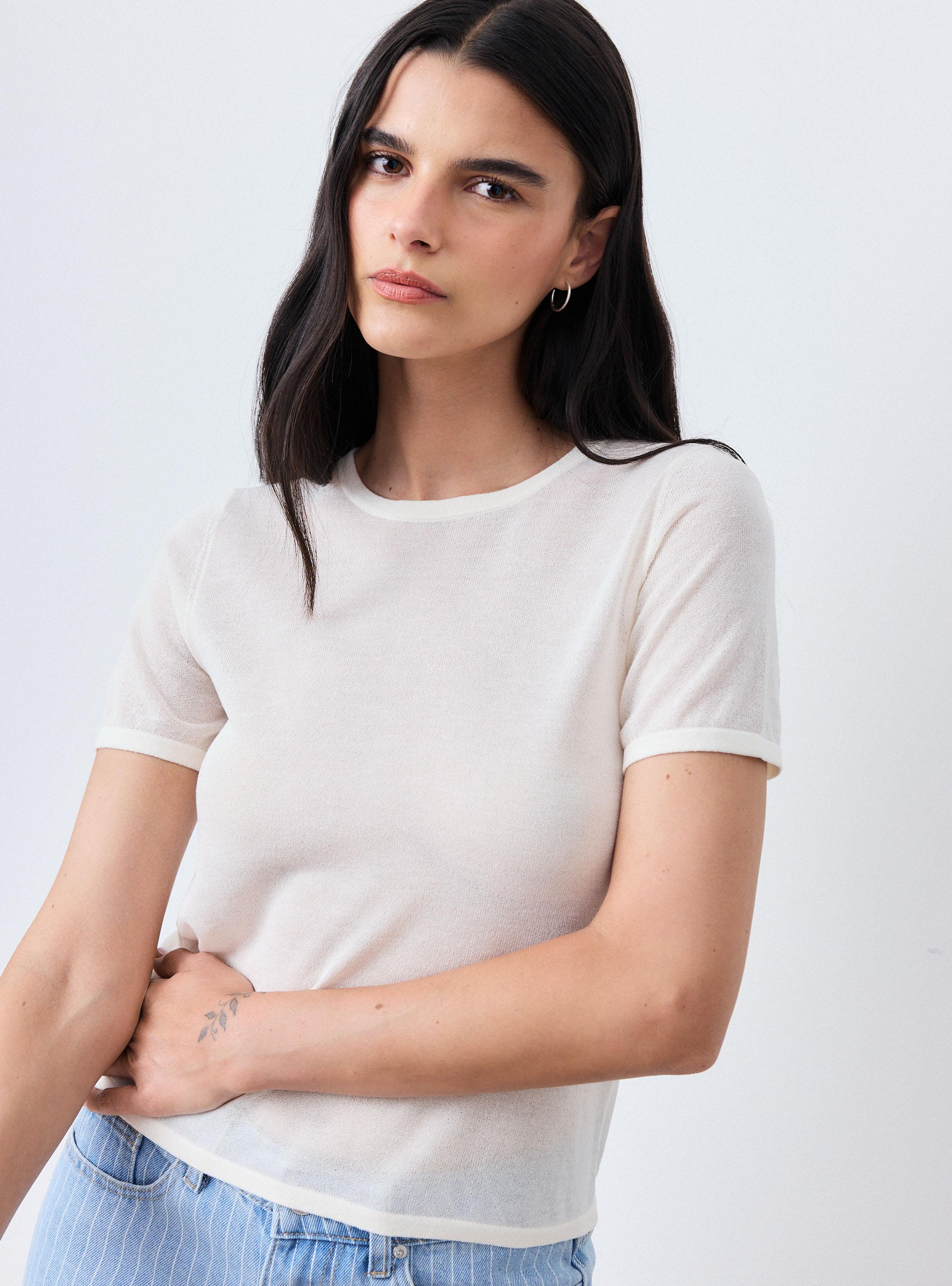 Polera Tejido Fino Manga Corta-2