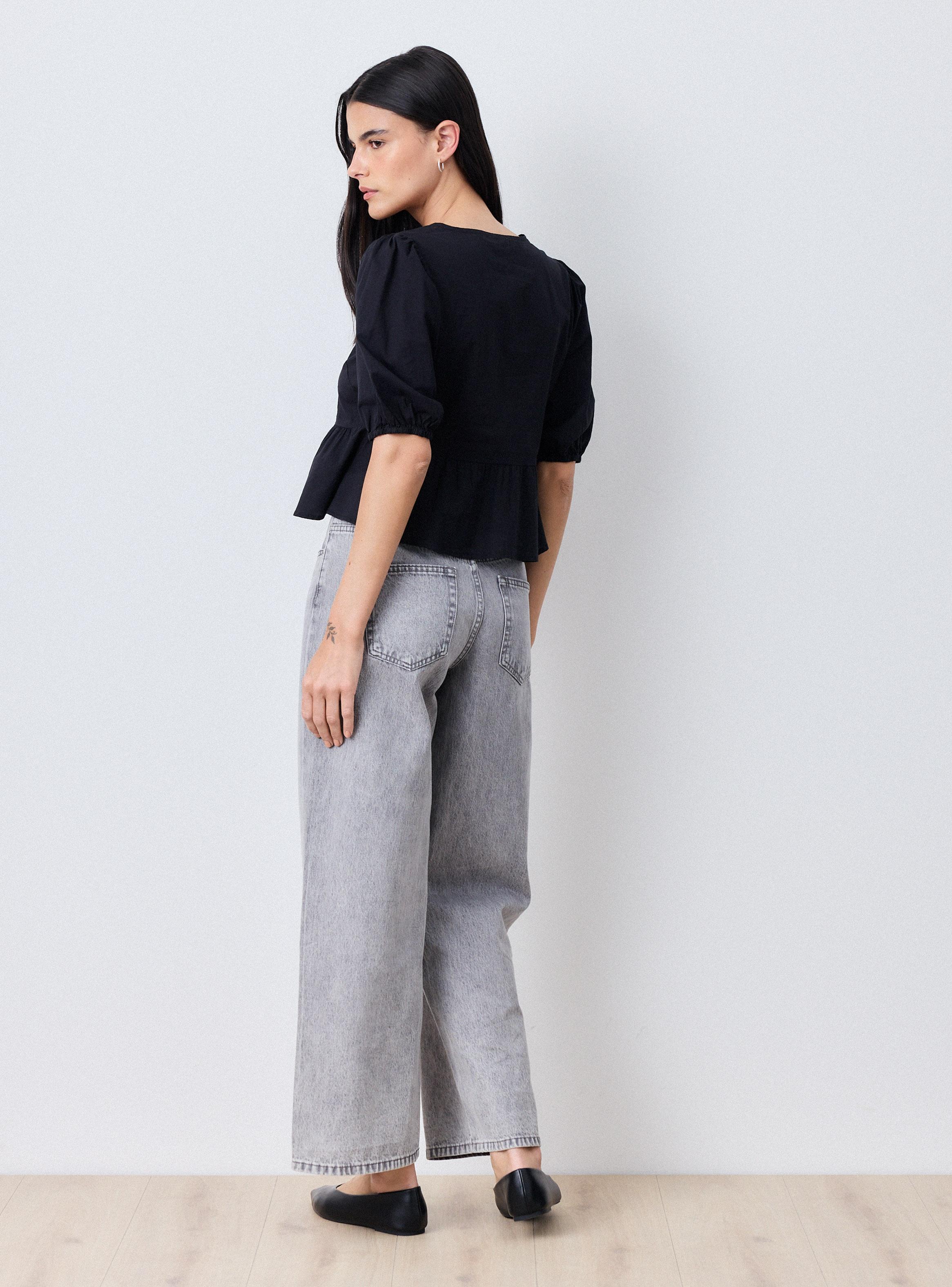 Blusa Manga Abullonada y Corte Peplum-5