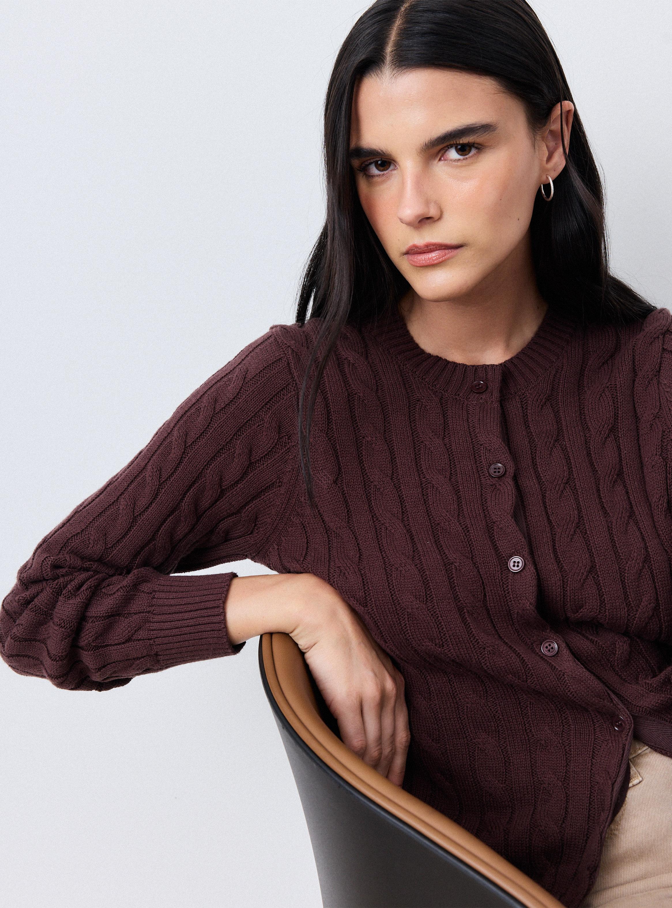 Chaleco Cardigan Trenzado Abotonado-2