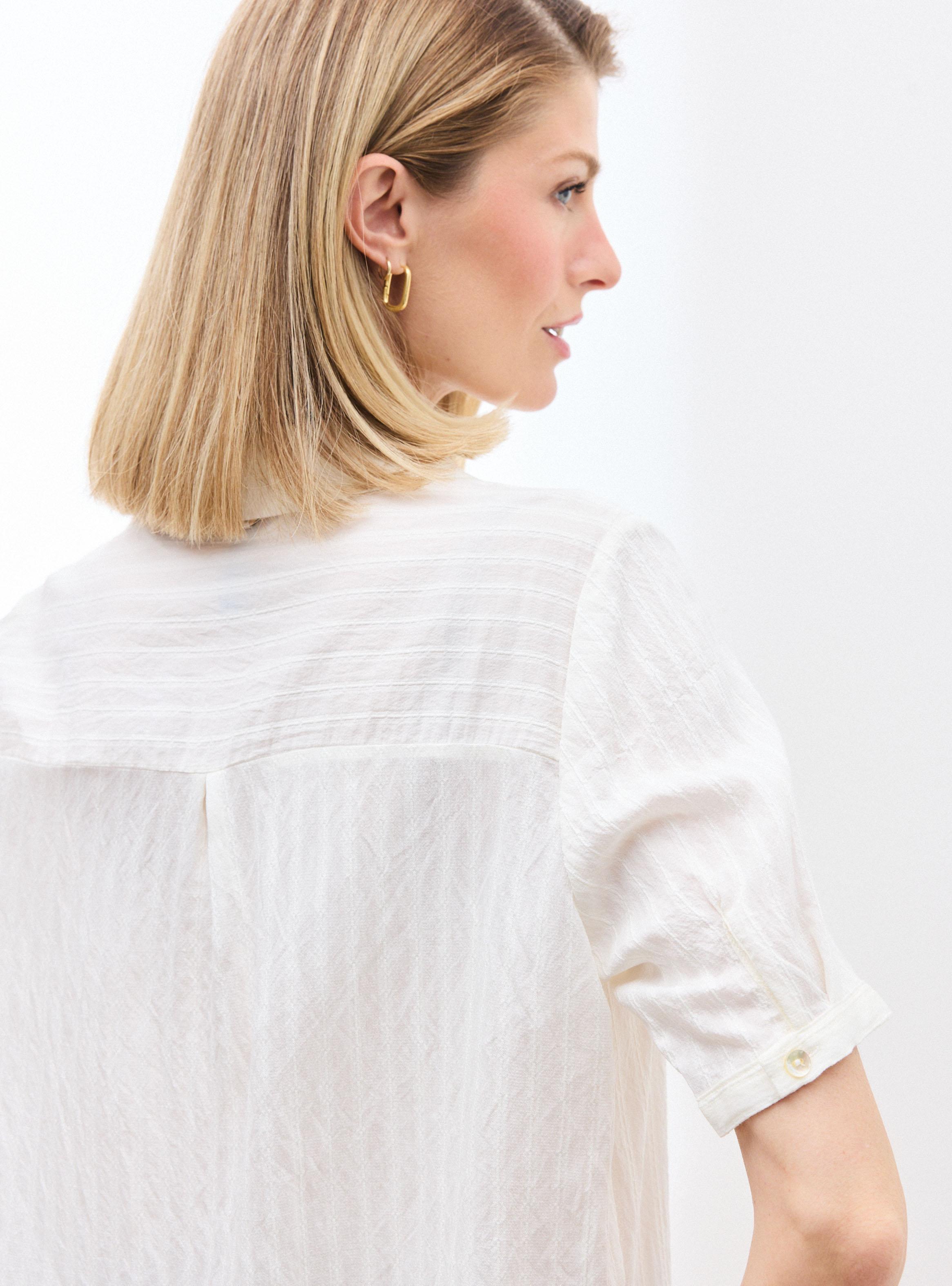 Blusa Camisera con Textura de Líneas-3