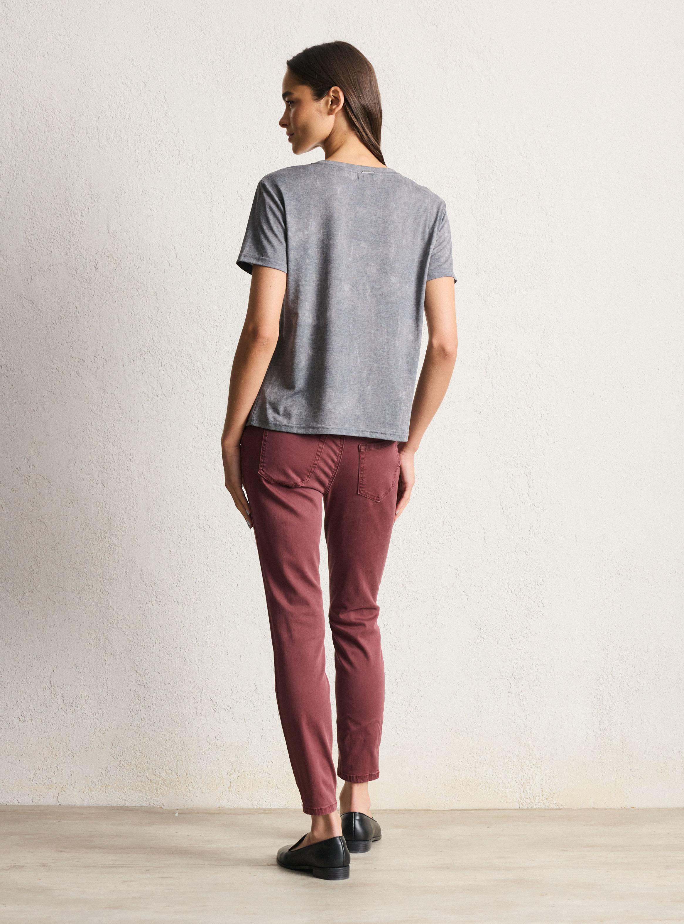 Polera con Proceso de Teñido y Tachas-5