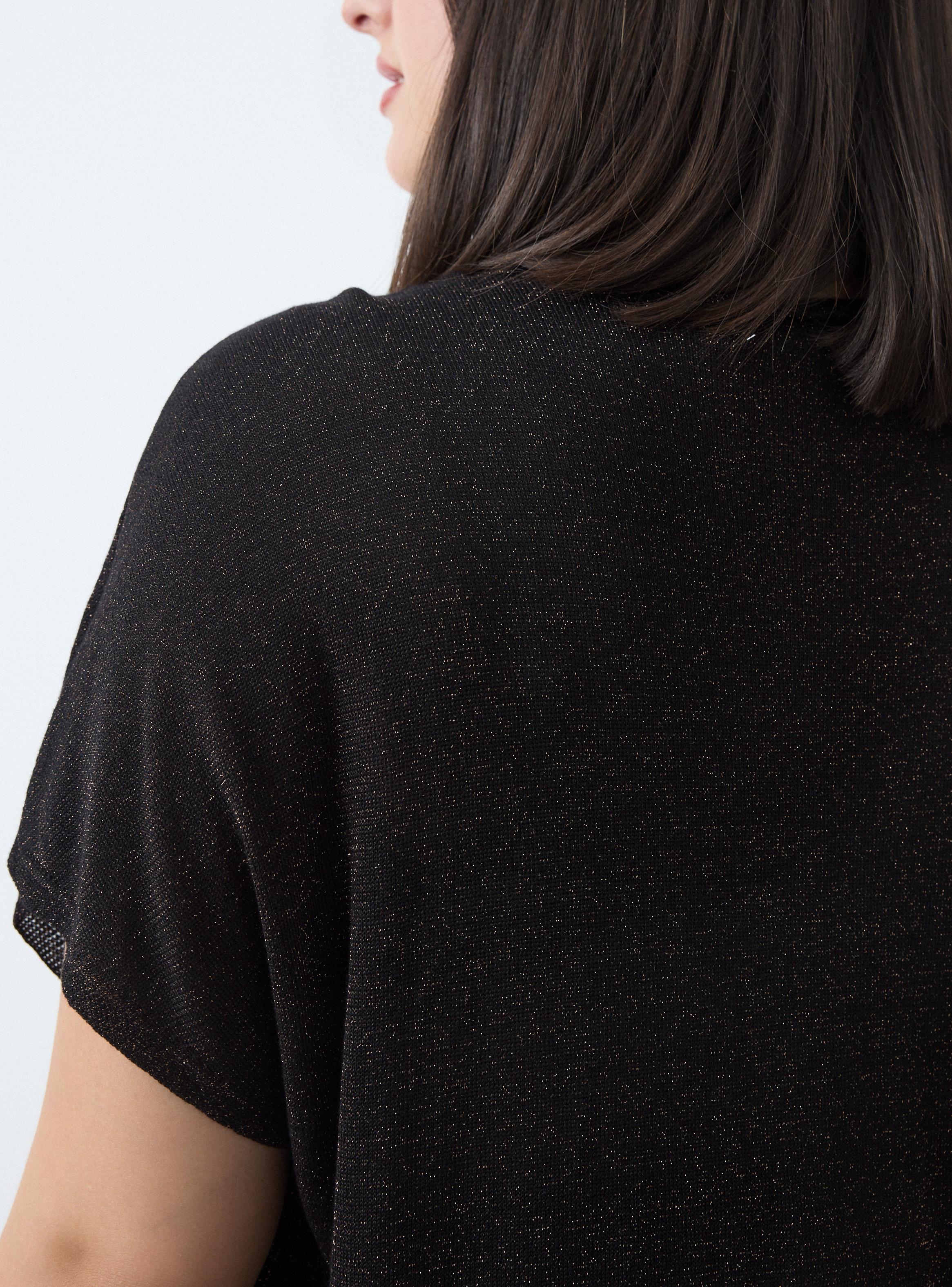 Polera Tejida Escote V con Anillo Metálico-3