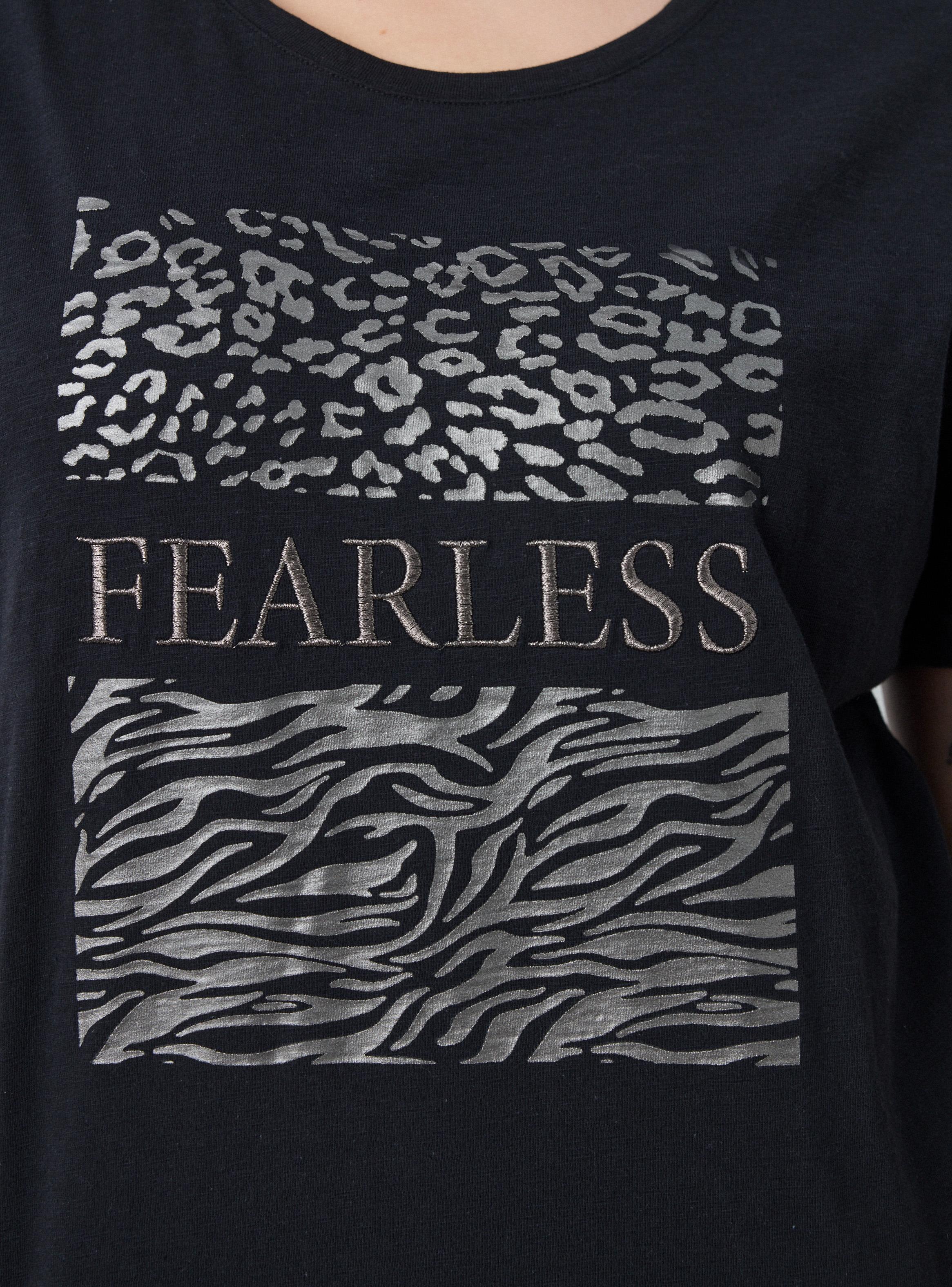 Polera Gráfica Animal Print con Bordado-2