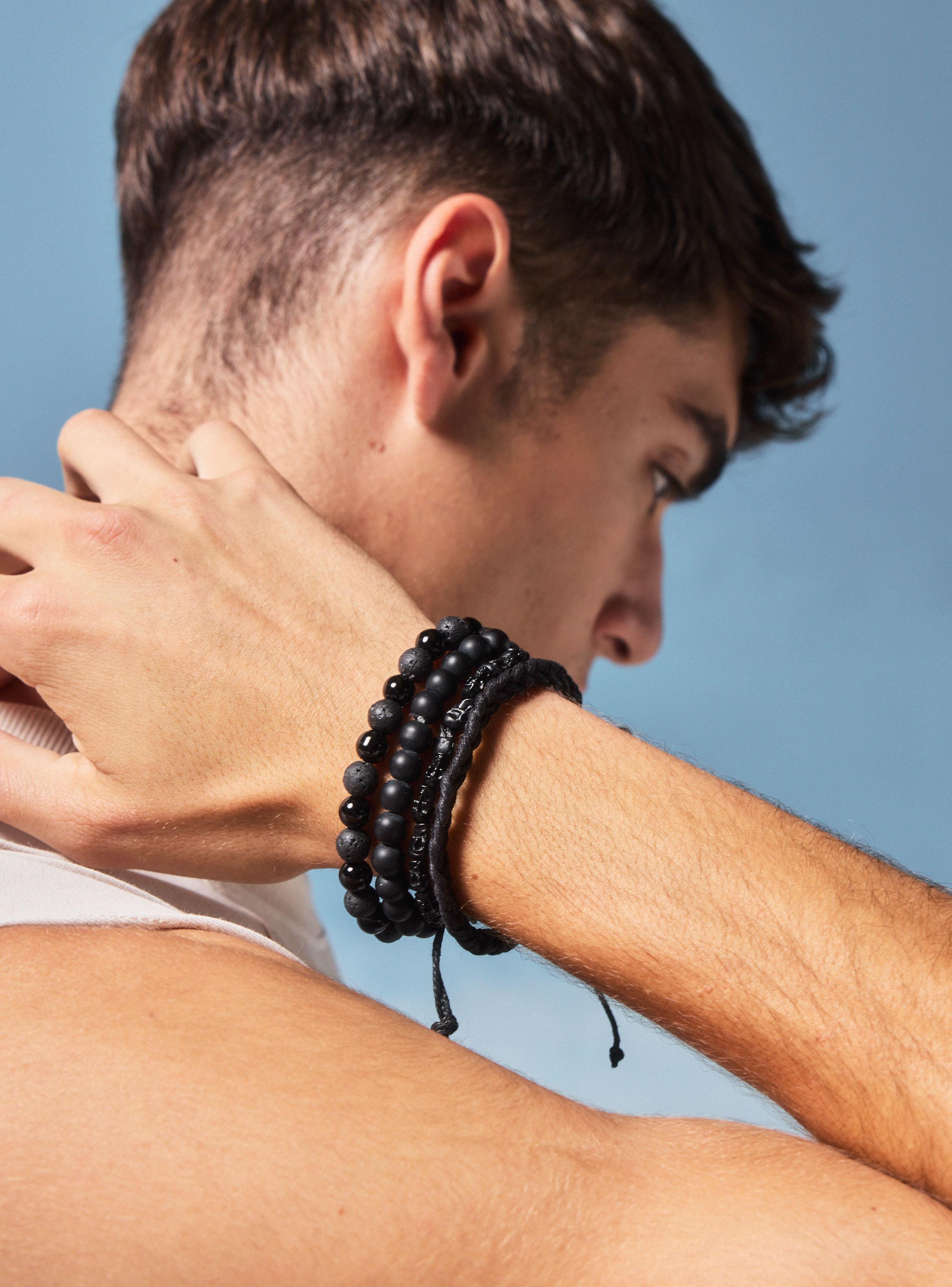 Set de Accesorios Mix Pulseras Negras 4 Piezas-3