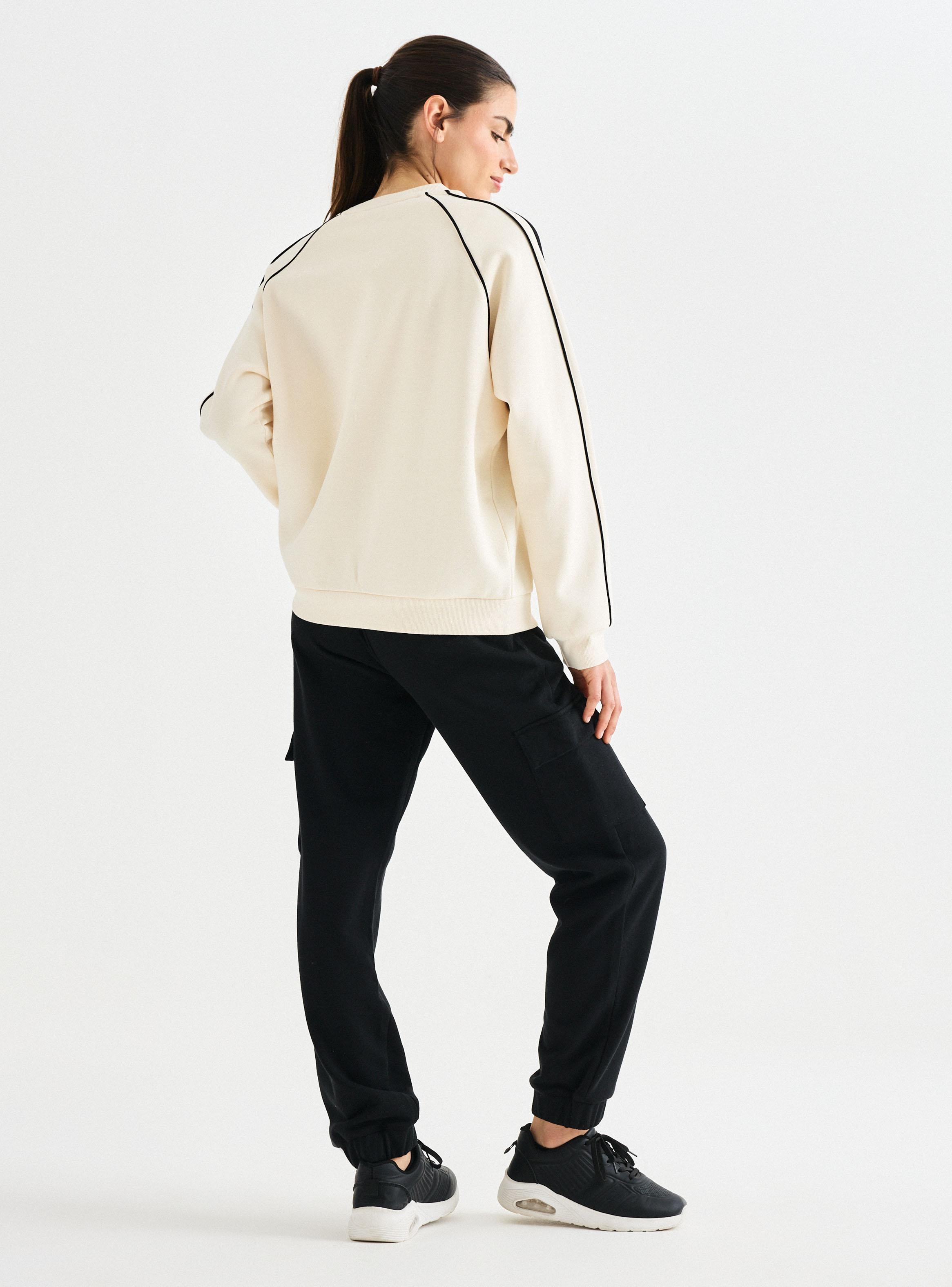 Pantalón de Buzo Cargo Jogger-5