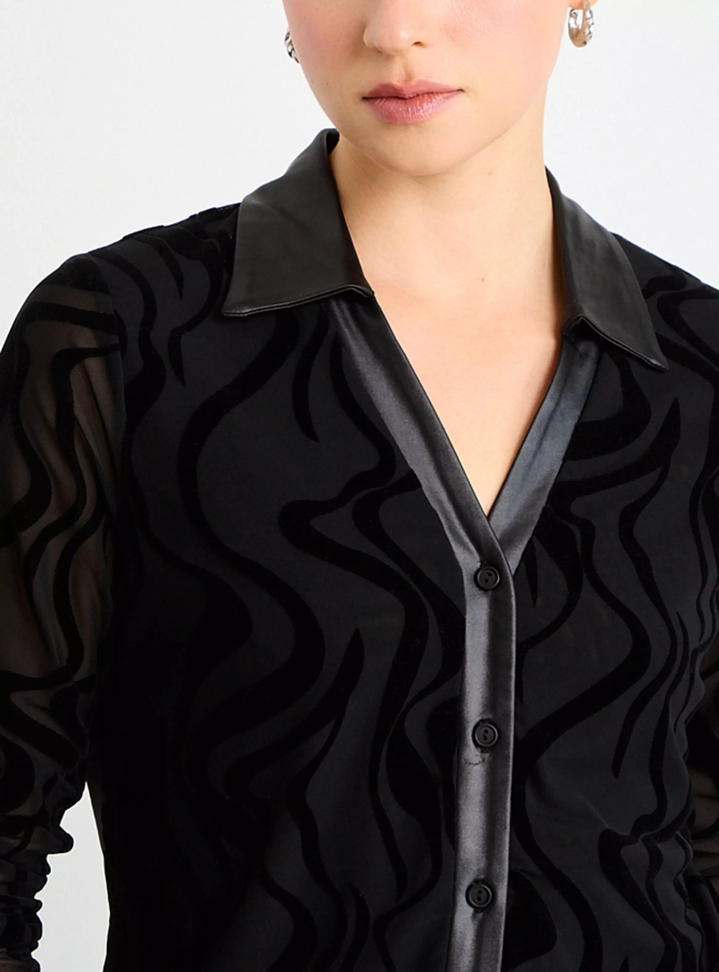Blusa con Botones Cuello V C14-2