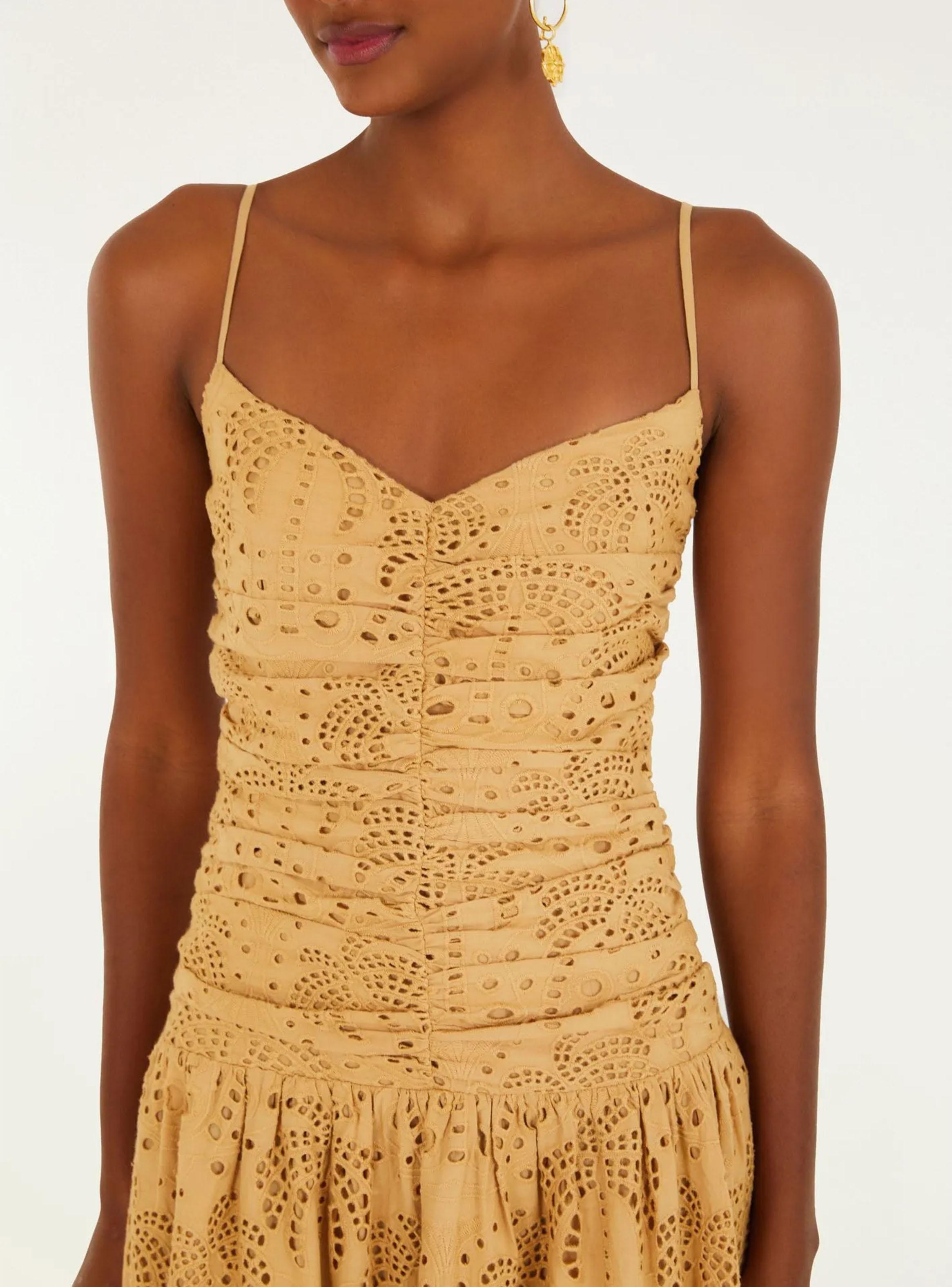 Vestido Midi Fruncido Delantero Diseño de Palmera Bordado-3