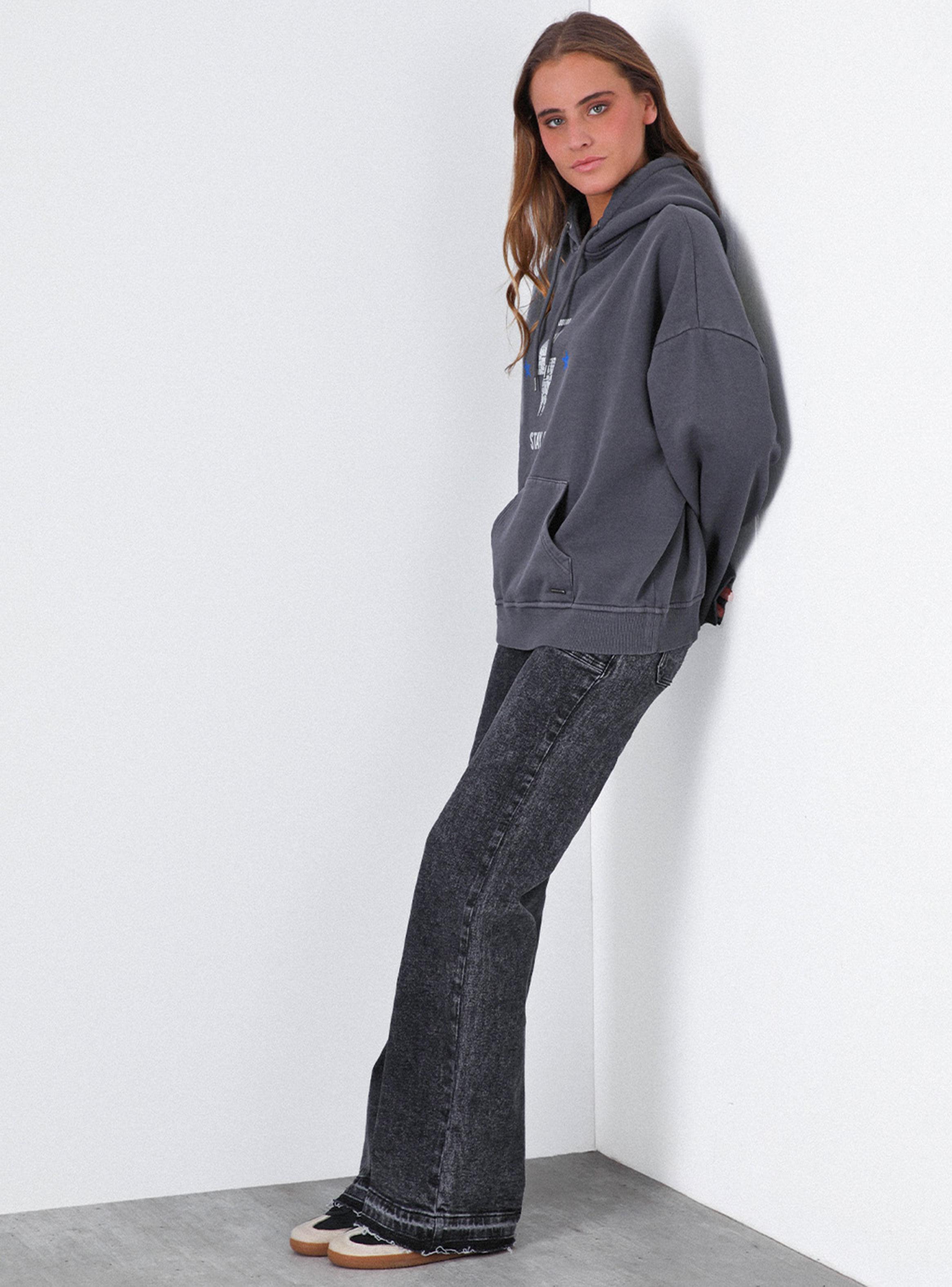 Polerón Hoodie Estampado Grey Colección Josefa Saez-5