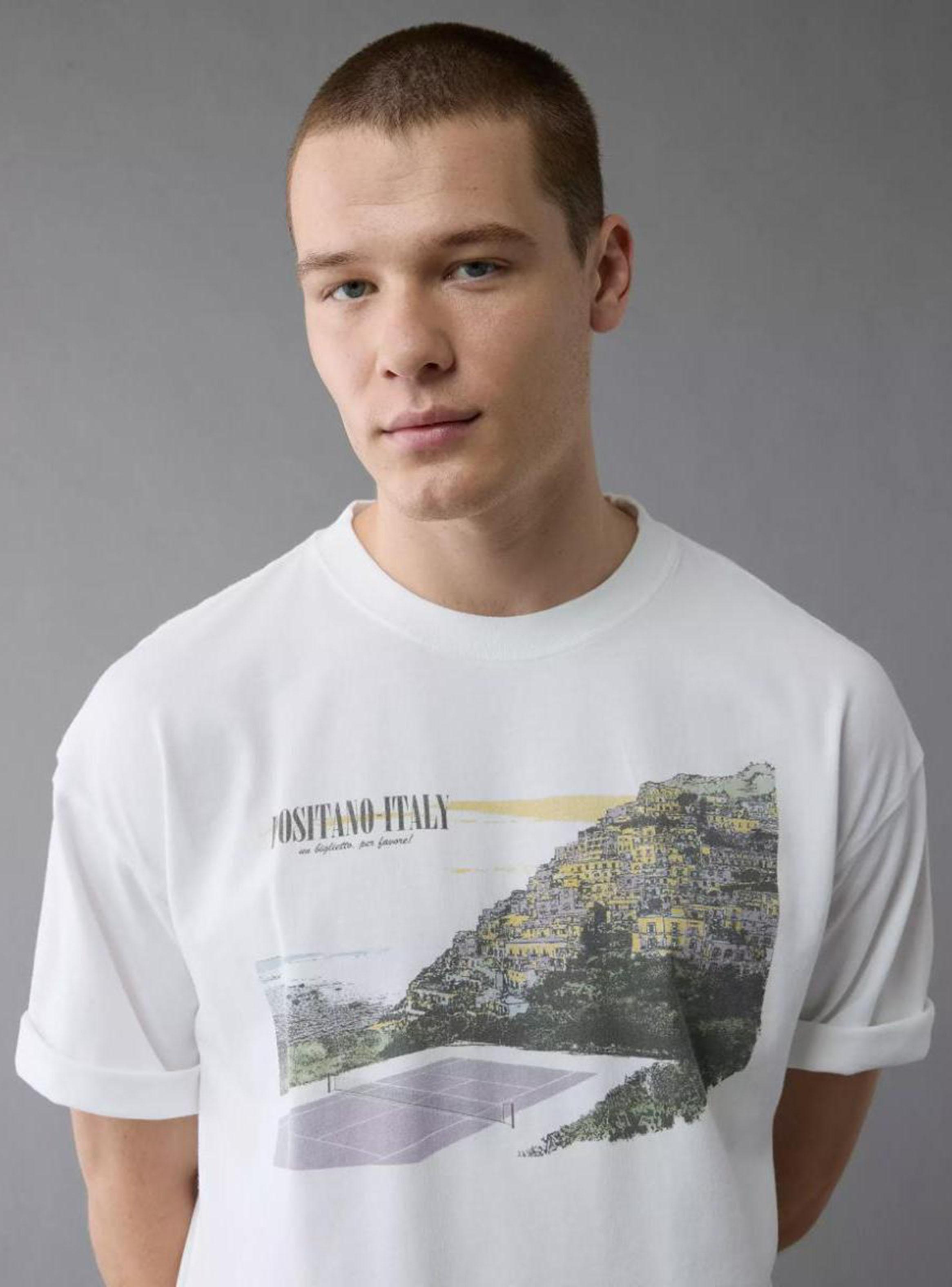 Polera AE Recta con Gráfico de Destino-2