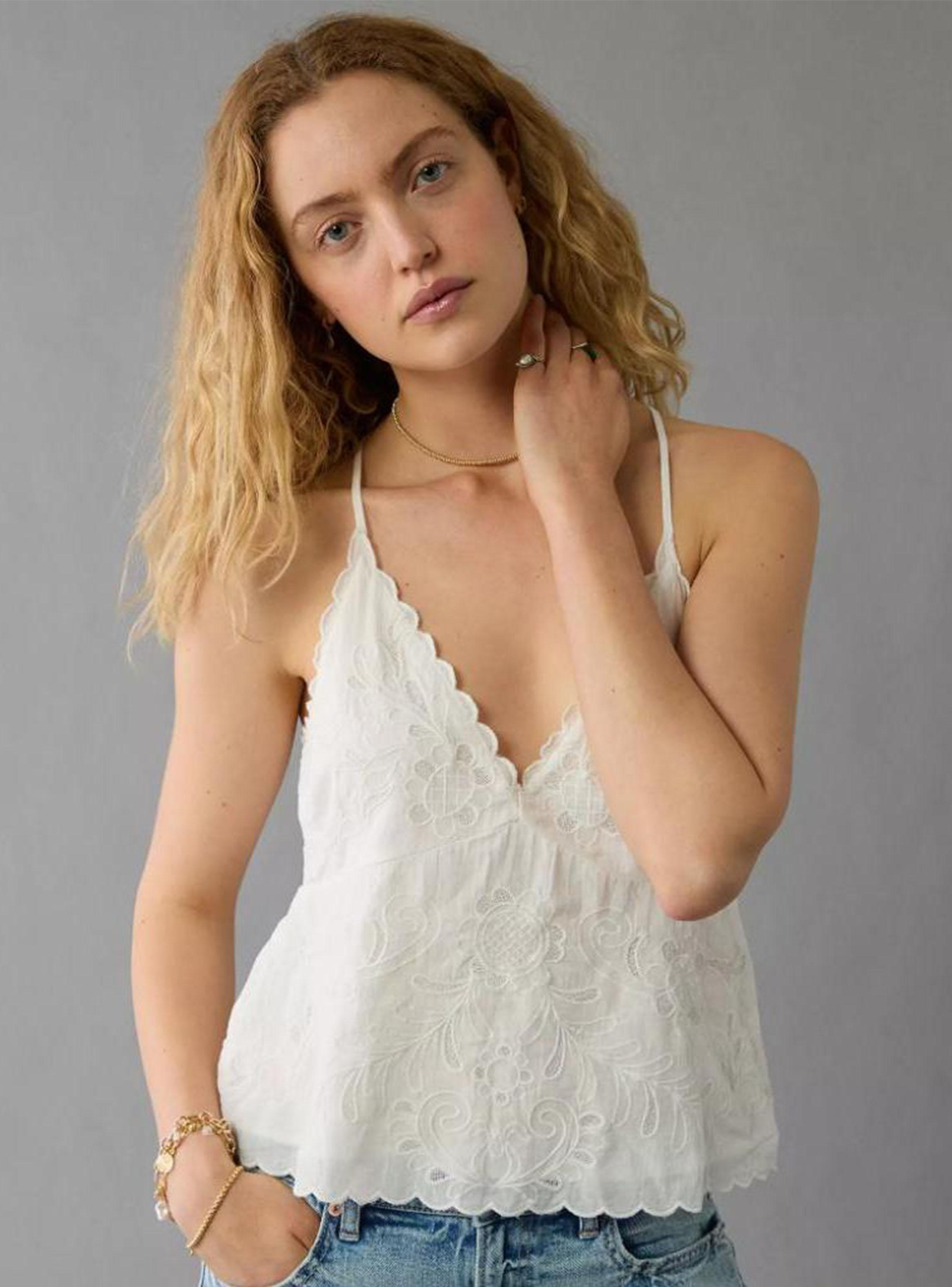 Top Halter Bordado con Cuello en V Ae-0