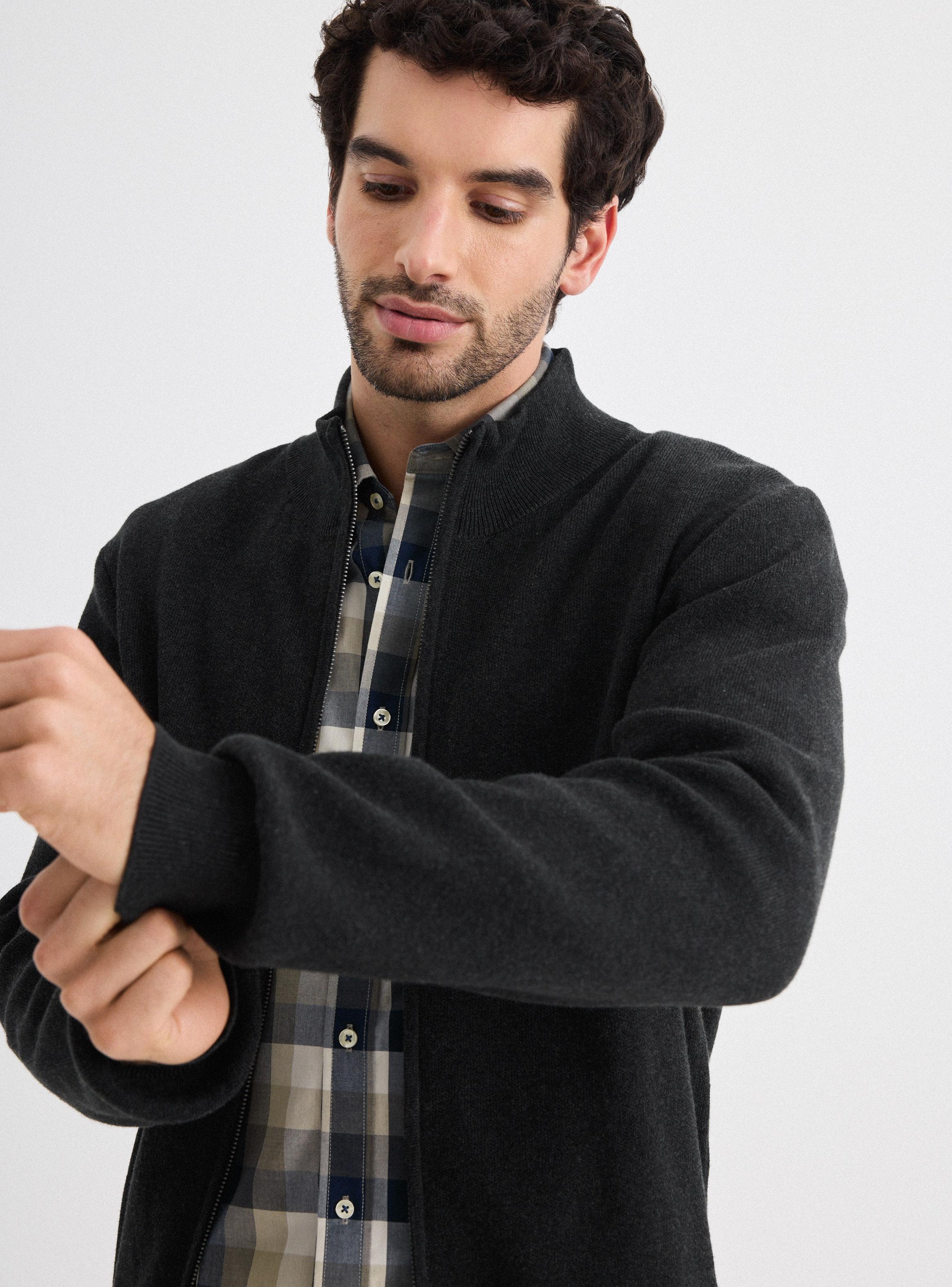 Sweater con Cierre Clásico-2