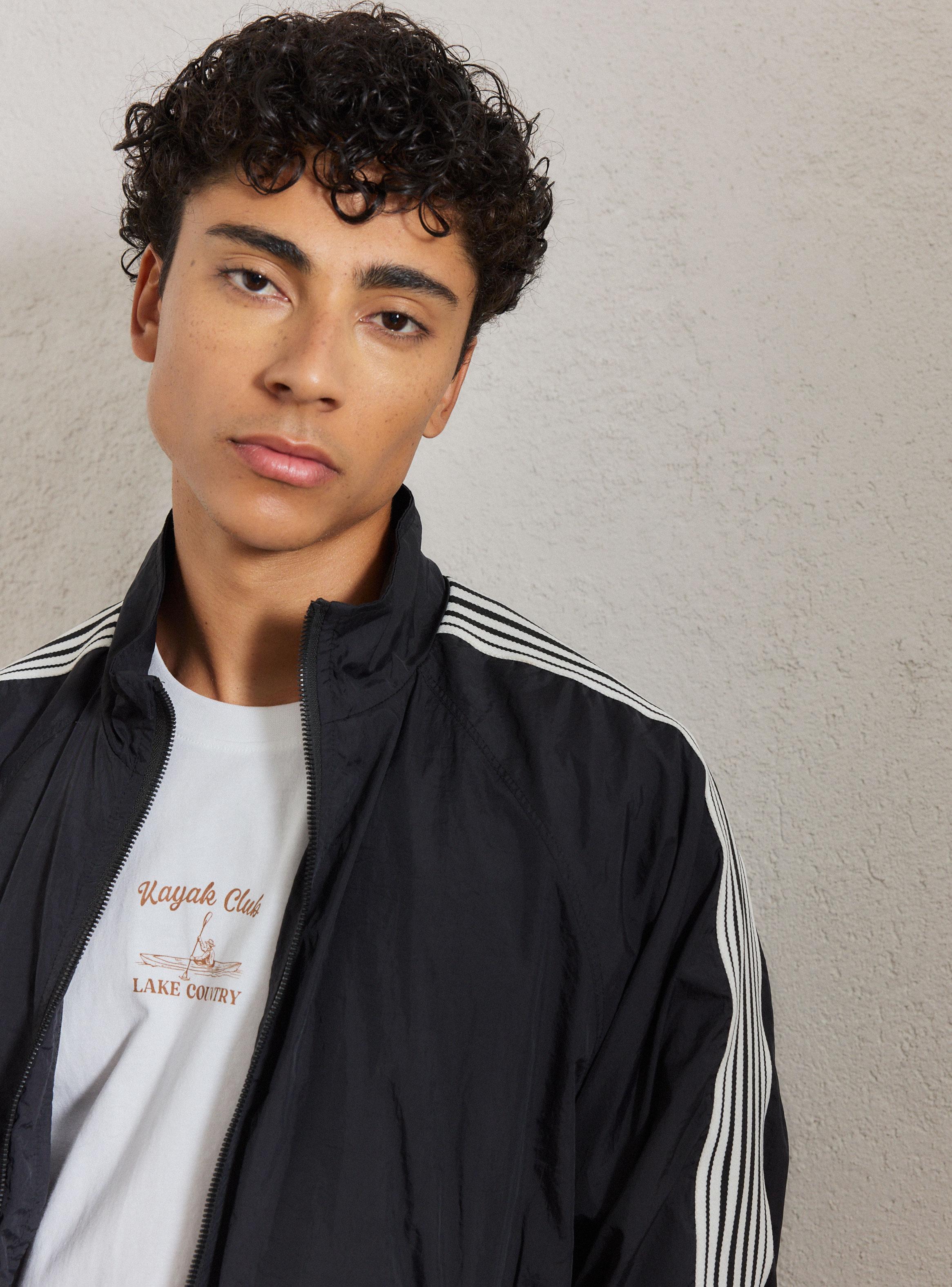 Chaqueta Cortaviento Rayas en Hombros-2