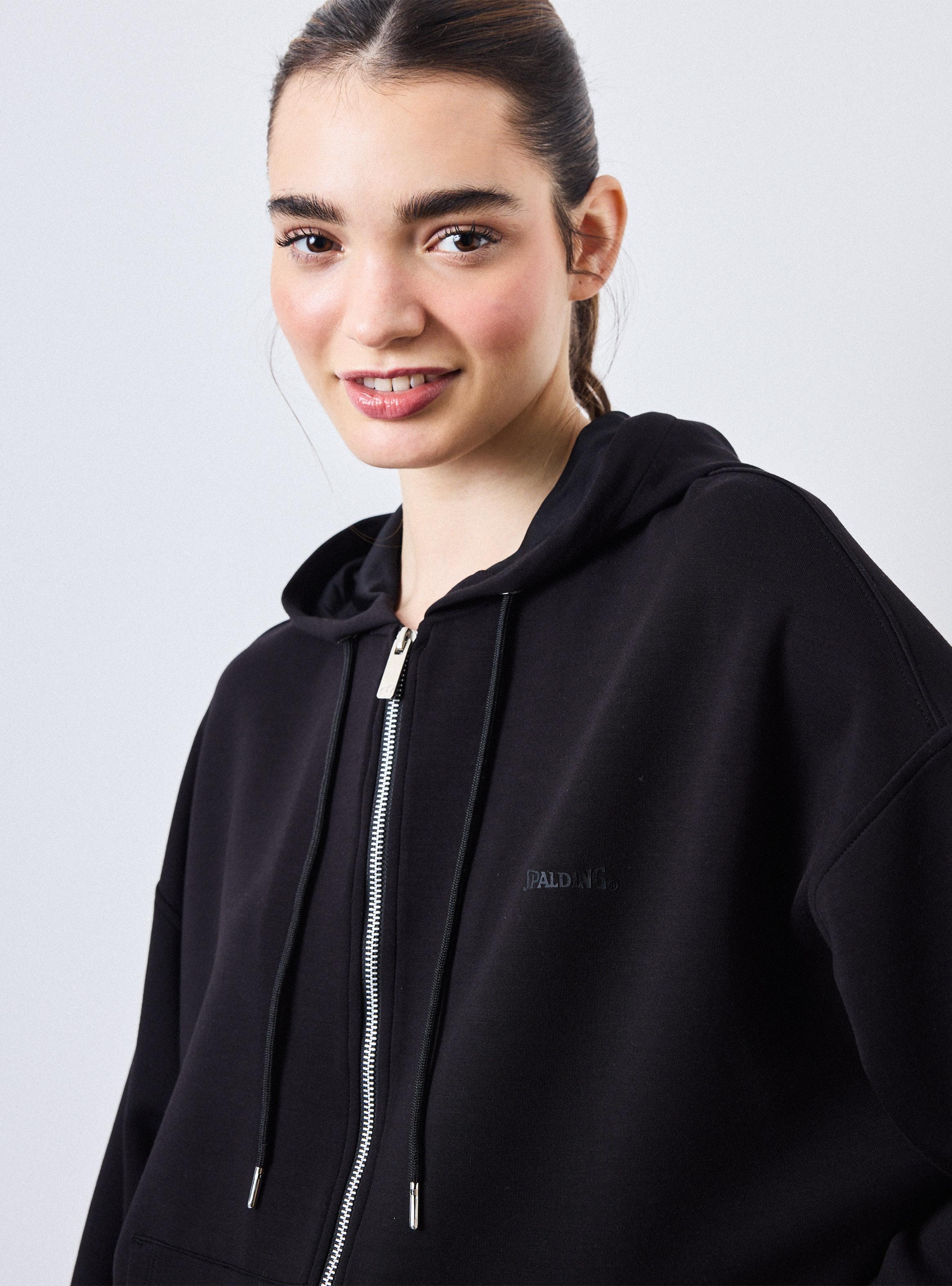 Polerón Tela Fluida, Look Oversize Y Largo, Corte Curvo-2