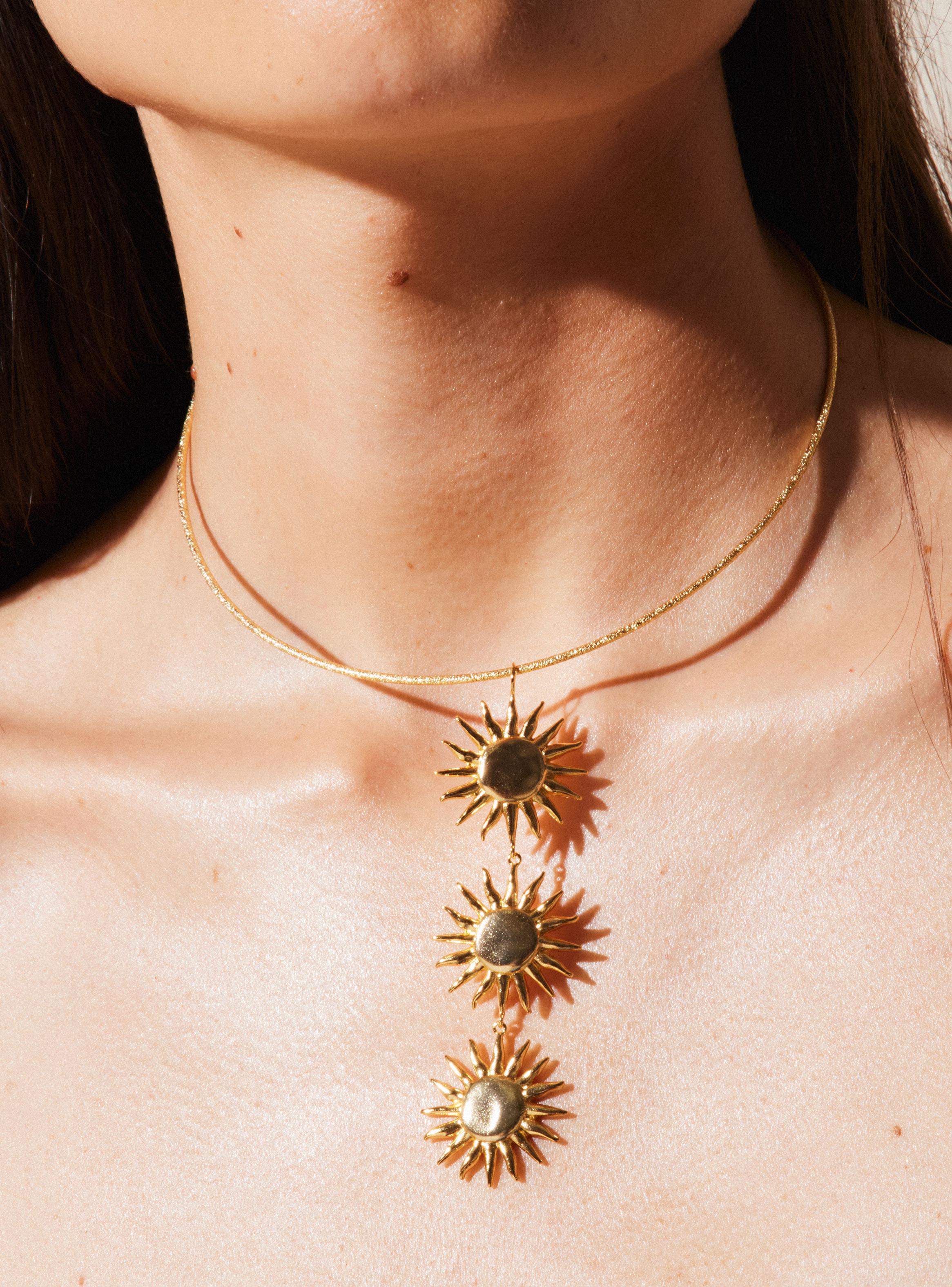 Collar Colgante 3 Soles Tiare Colaboración María Pombo-1