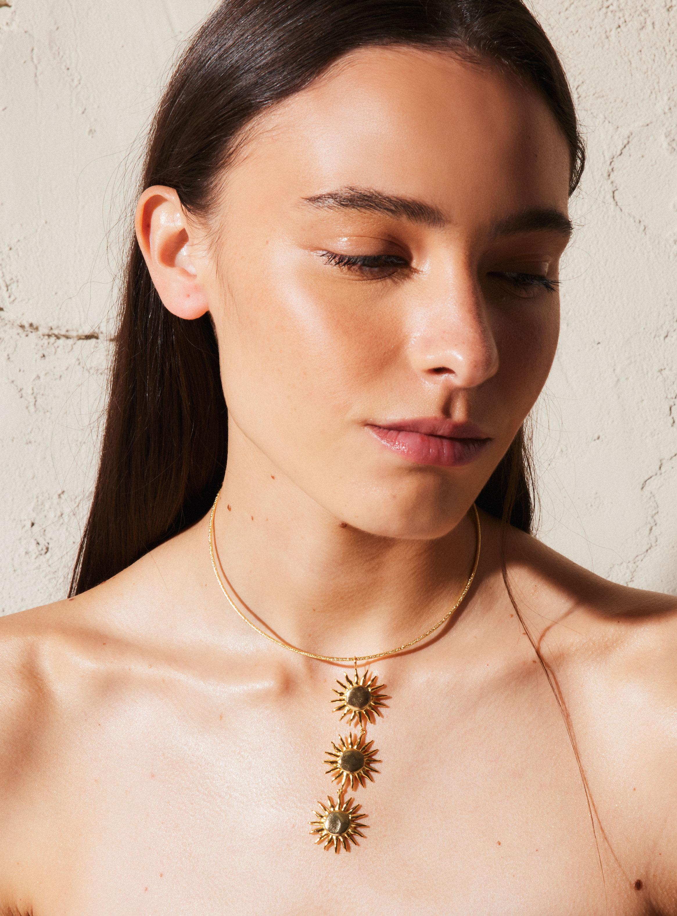 Collar Colgante 3 Soles Tiare Colaboración María Pombo-0