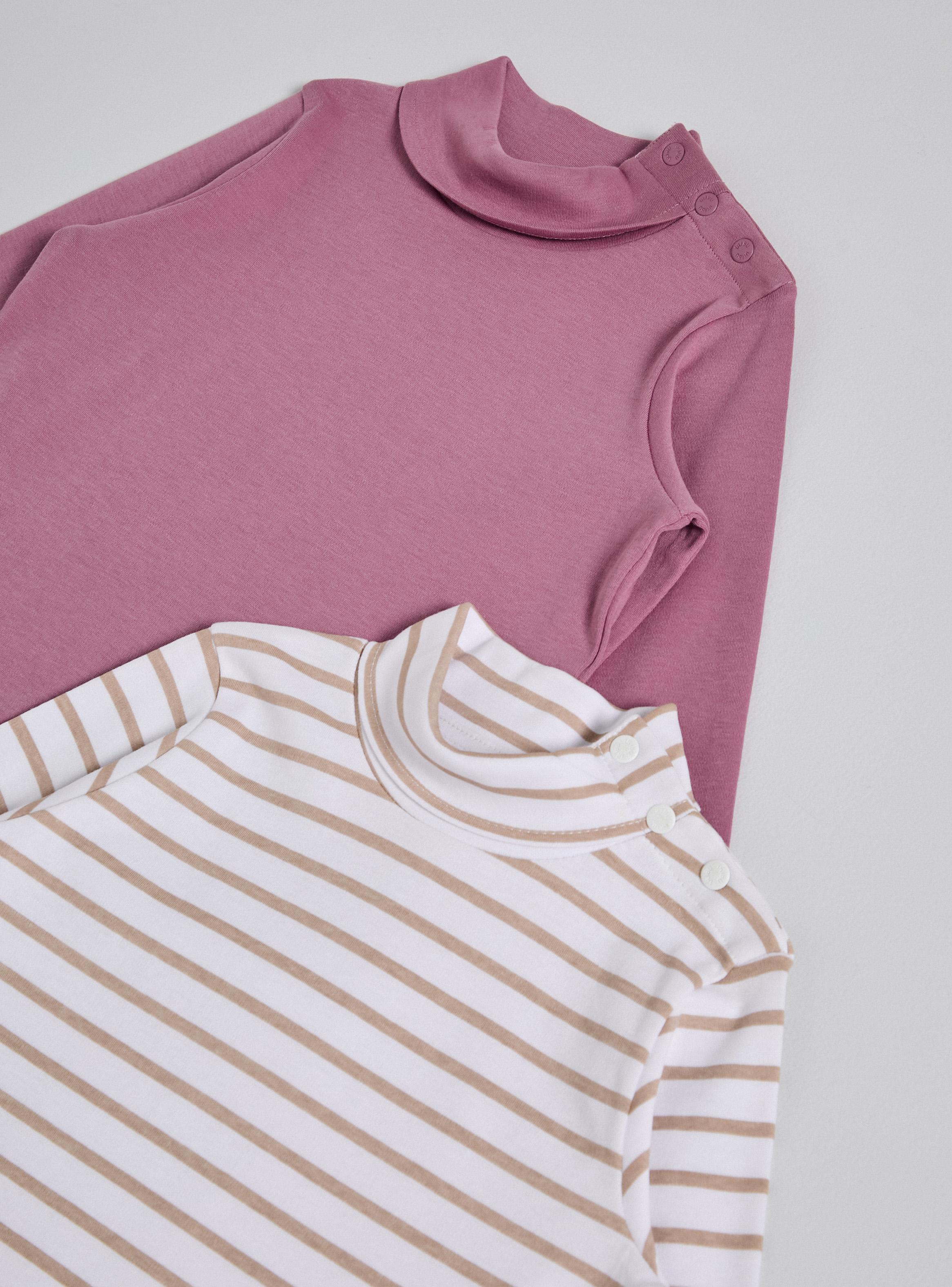 Polera Cuello Beatle con Estampado y Color Sólido-3