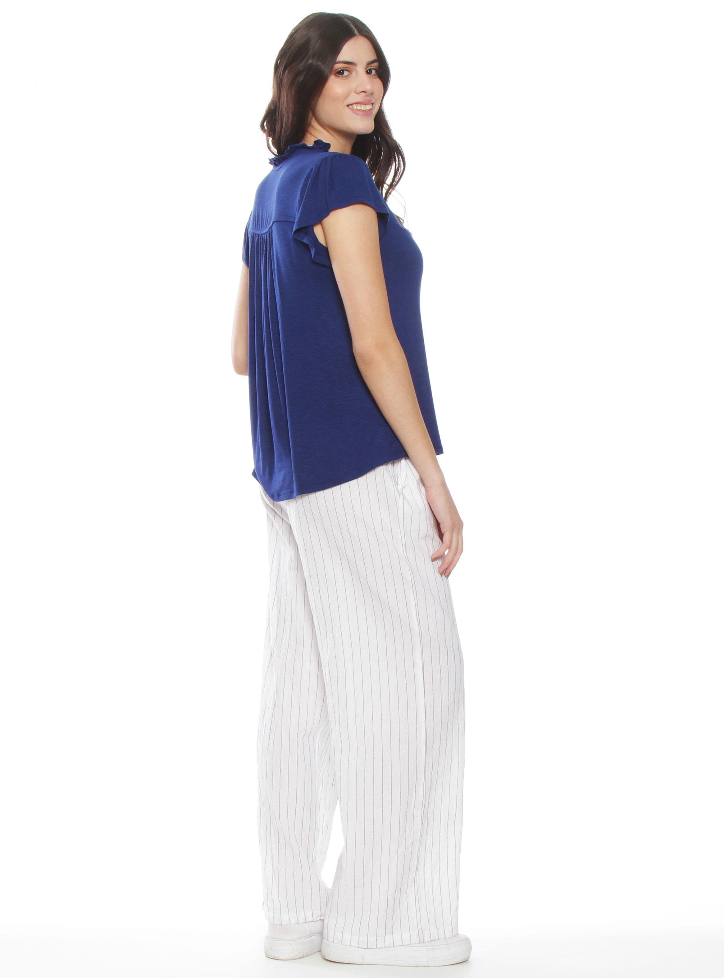 Polera Manga Corta Sólido Escote V con Aplicación-4