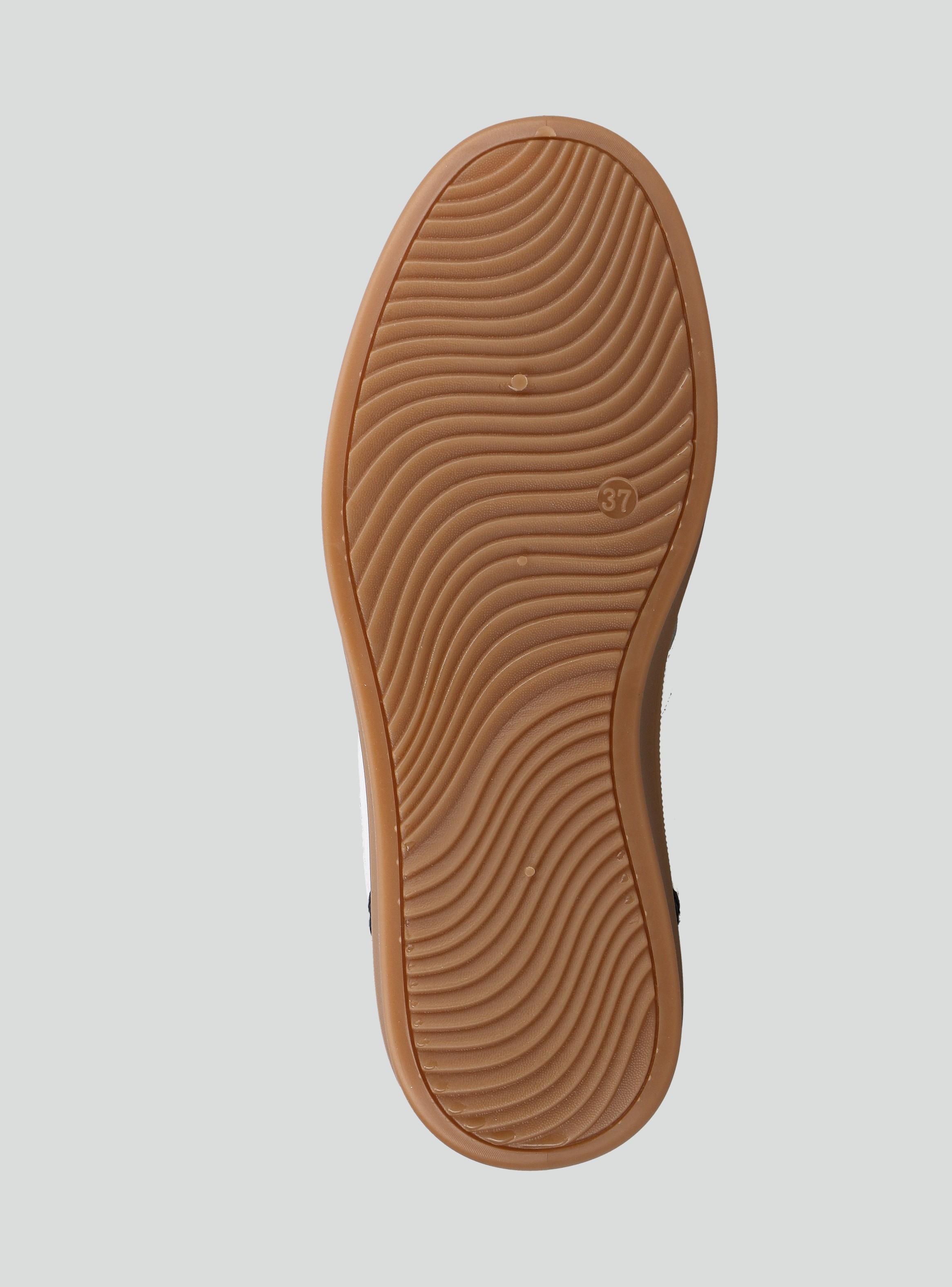 Zapatilla Urbana Diseño Lateral y Punta T Unisex-3