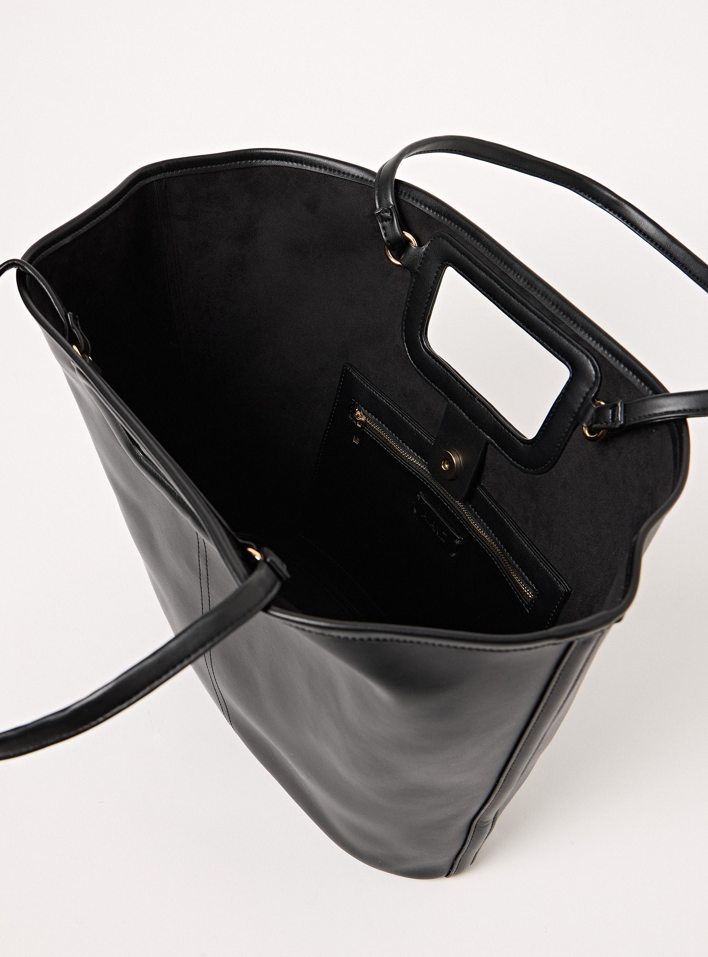 Cartera Totebag con Detalle Calado-5