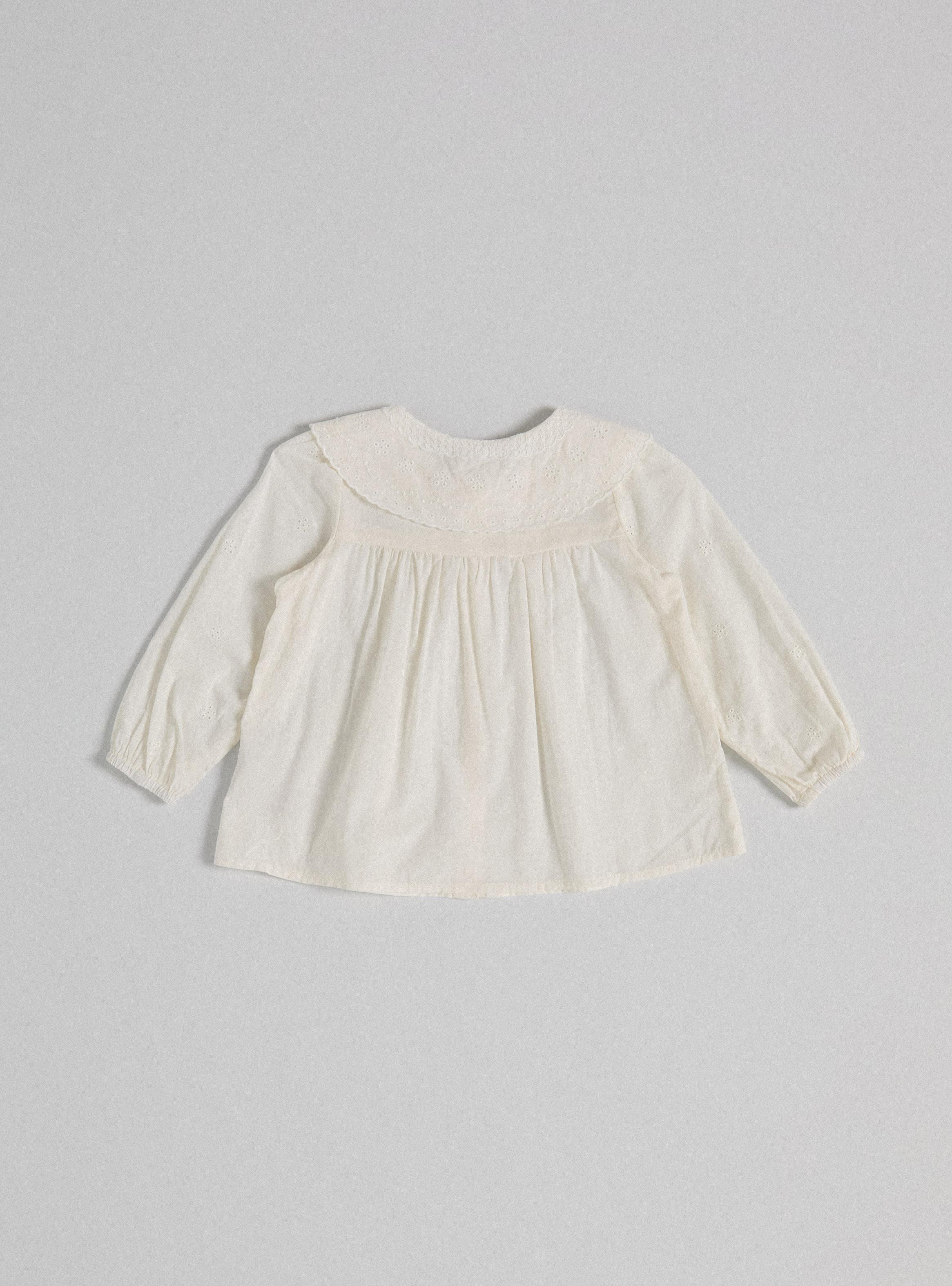 Blusa Delicados Bordados a Tono-2