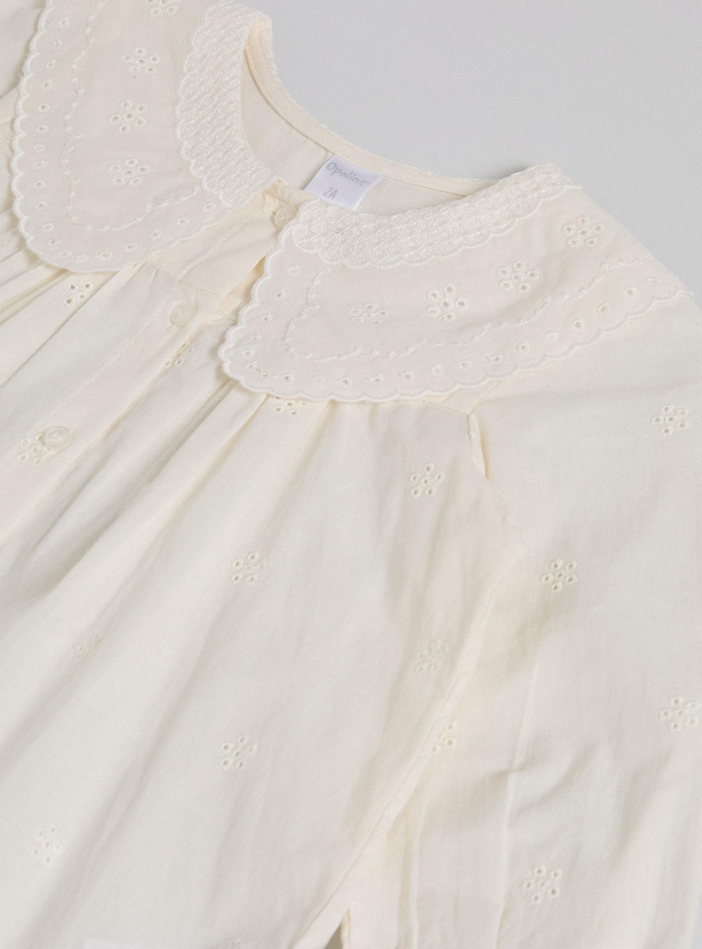 Blusa Delicados Bordados a Tono-3