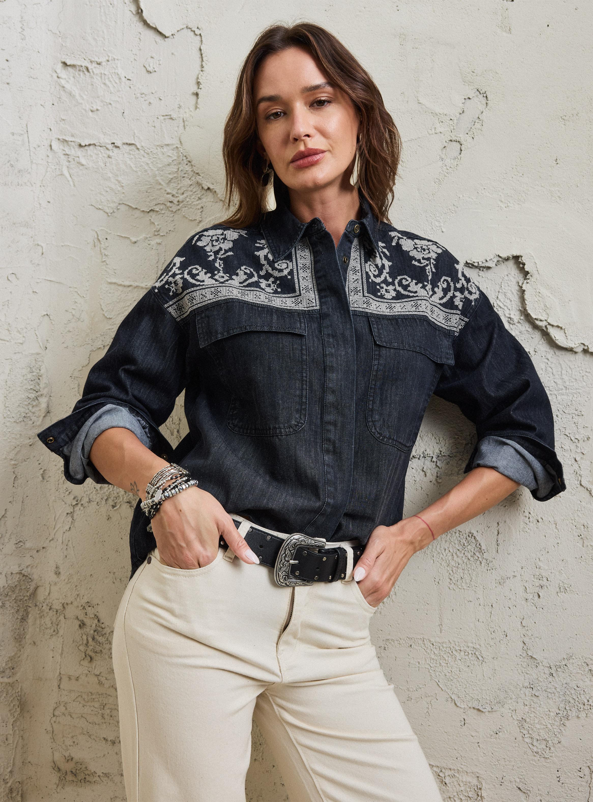 Blusa Canesú Bordado de Color-0