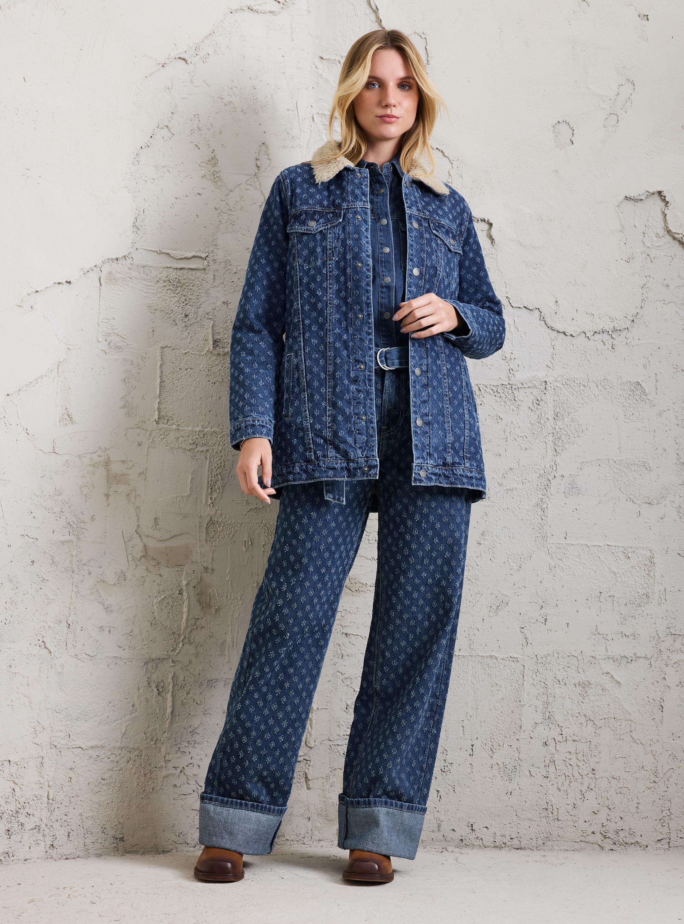 Chaqueta Denim Textura Desagujada y Cuerpo de Sherpa-4