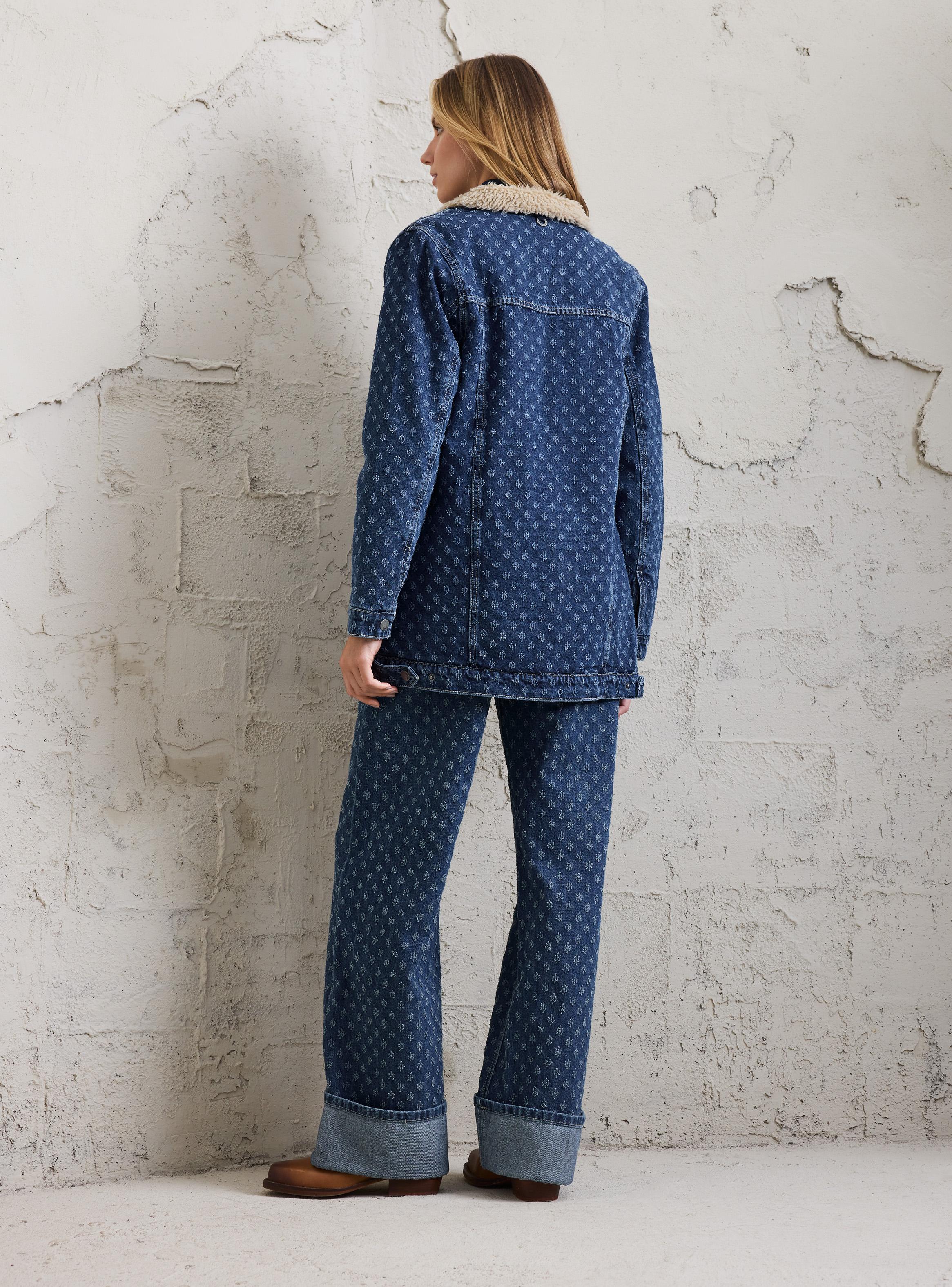 Chaqueta Denim Textura Desagujada y Cuerpo de Sherpa-5