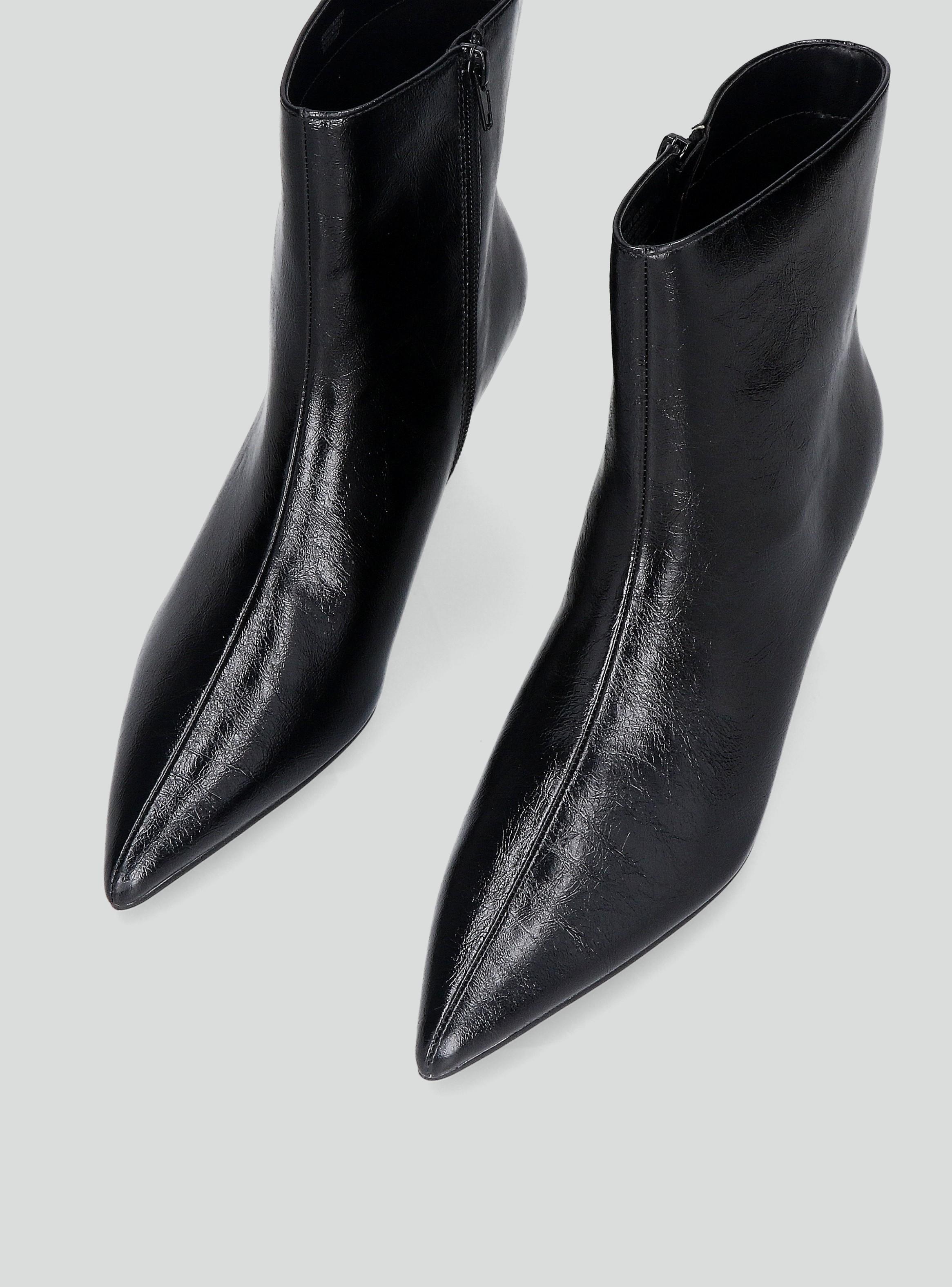 Botín Kitten Heel Acharolado Mujer-2