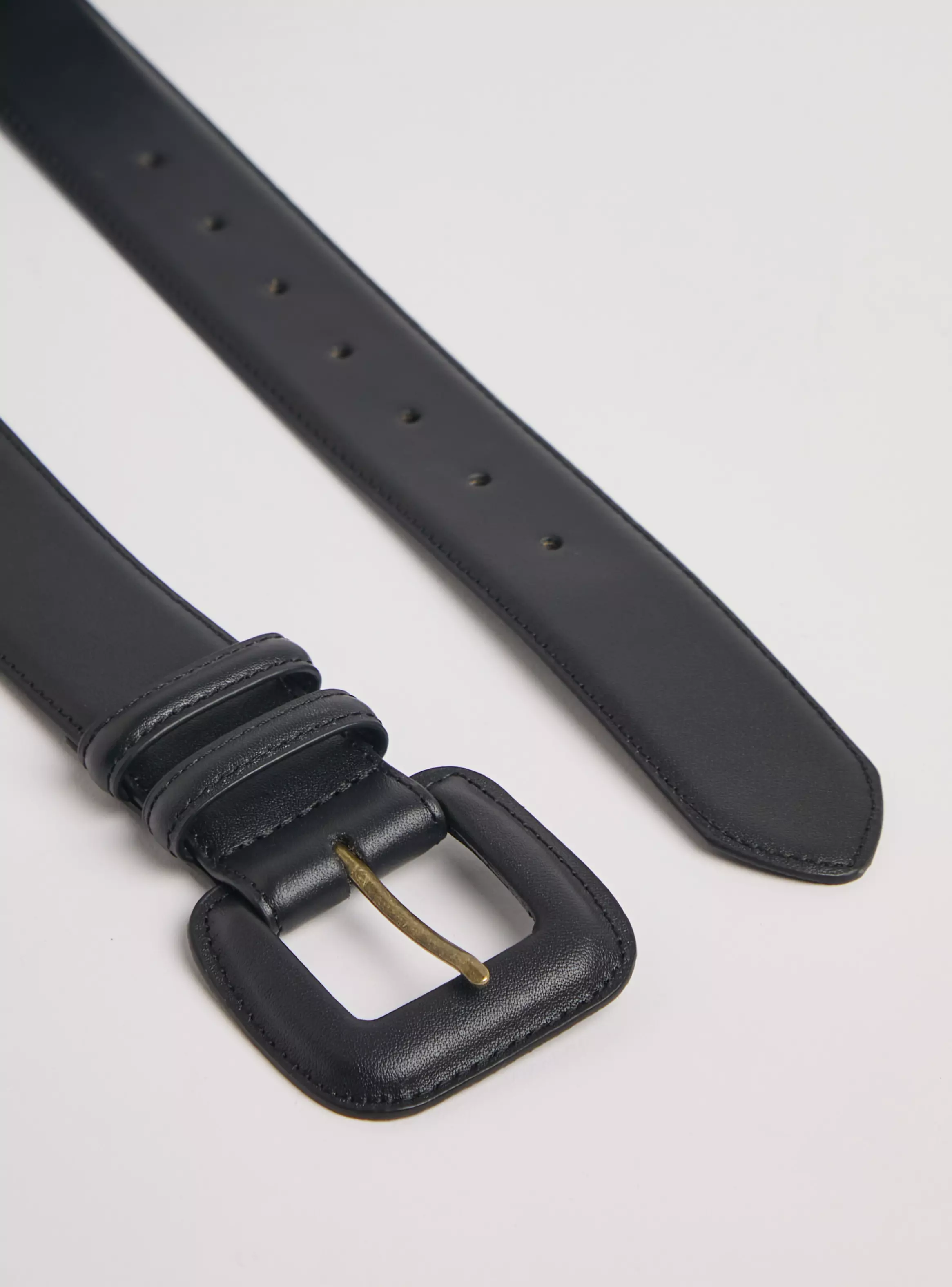 Cinturón Básico con Hebilla Forrada Cuero-2