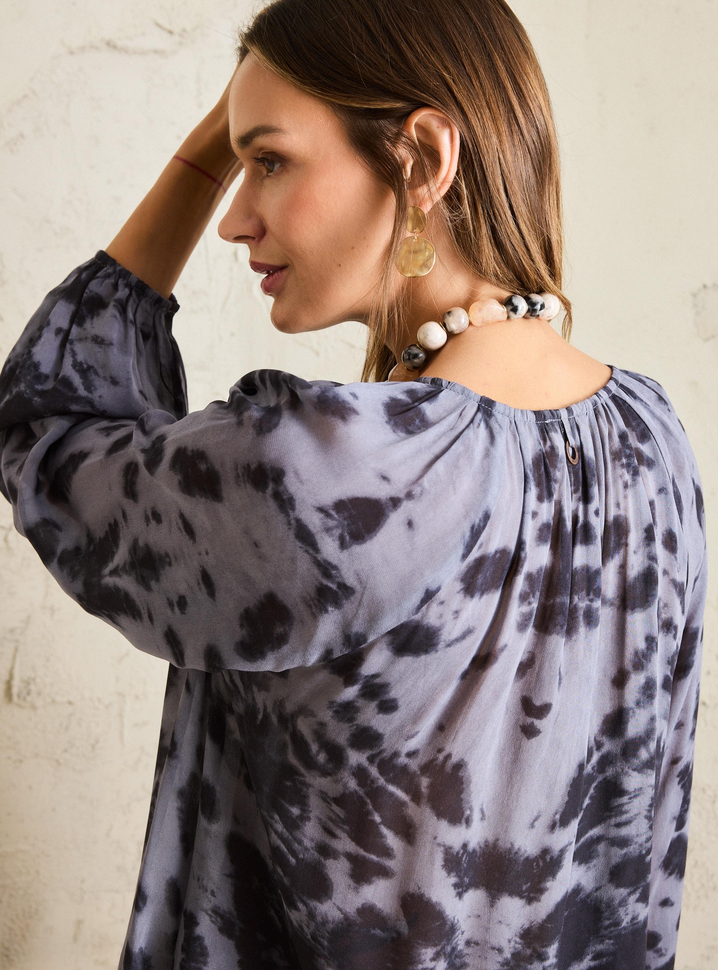 Blusa Puño Englobando la Manga-3