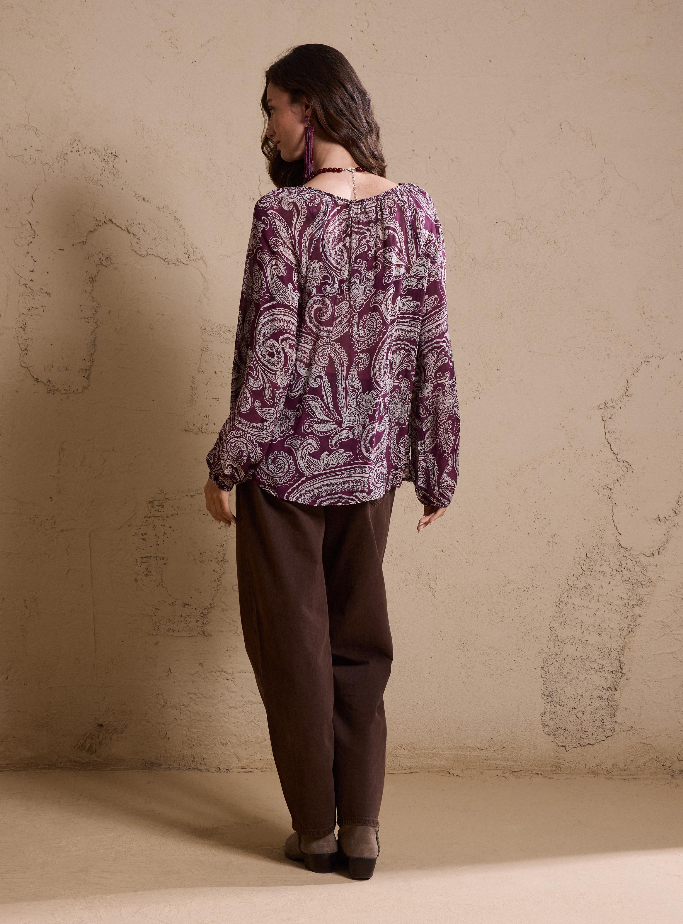 Blusa Puño Englobando la Manga-5