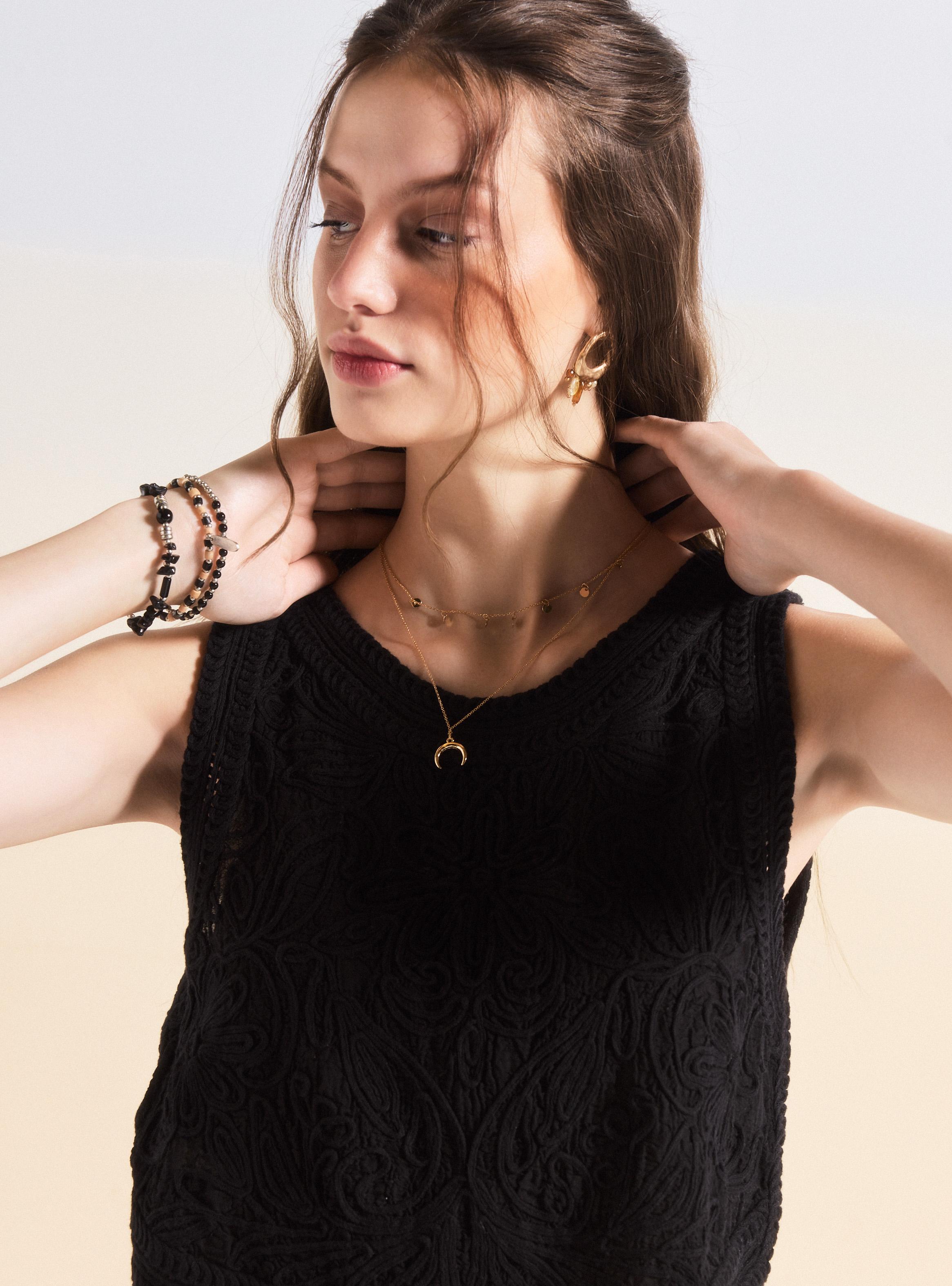 Polera Full Bordada con Cordones-2