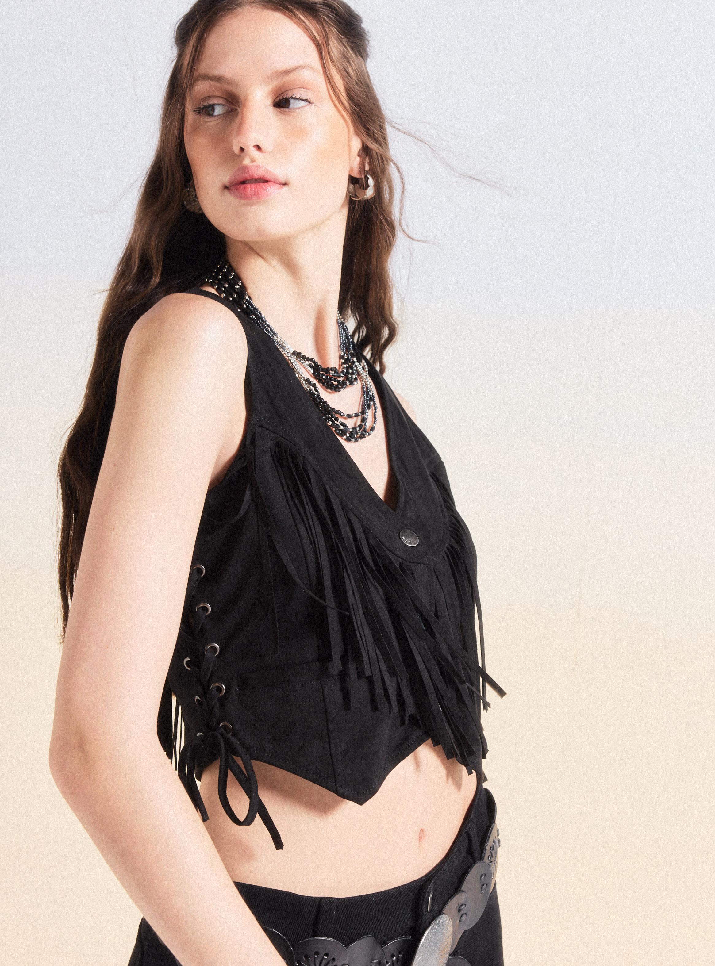 Blusa Look Cuero con Flecos y Trenzas-3