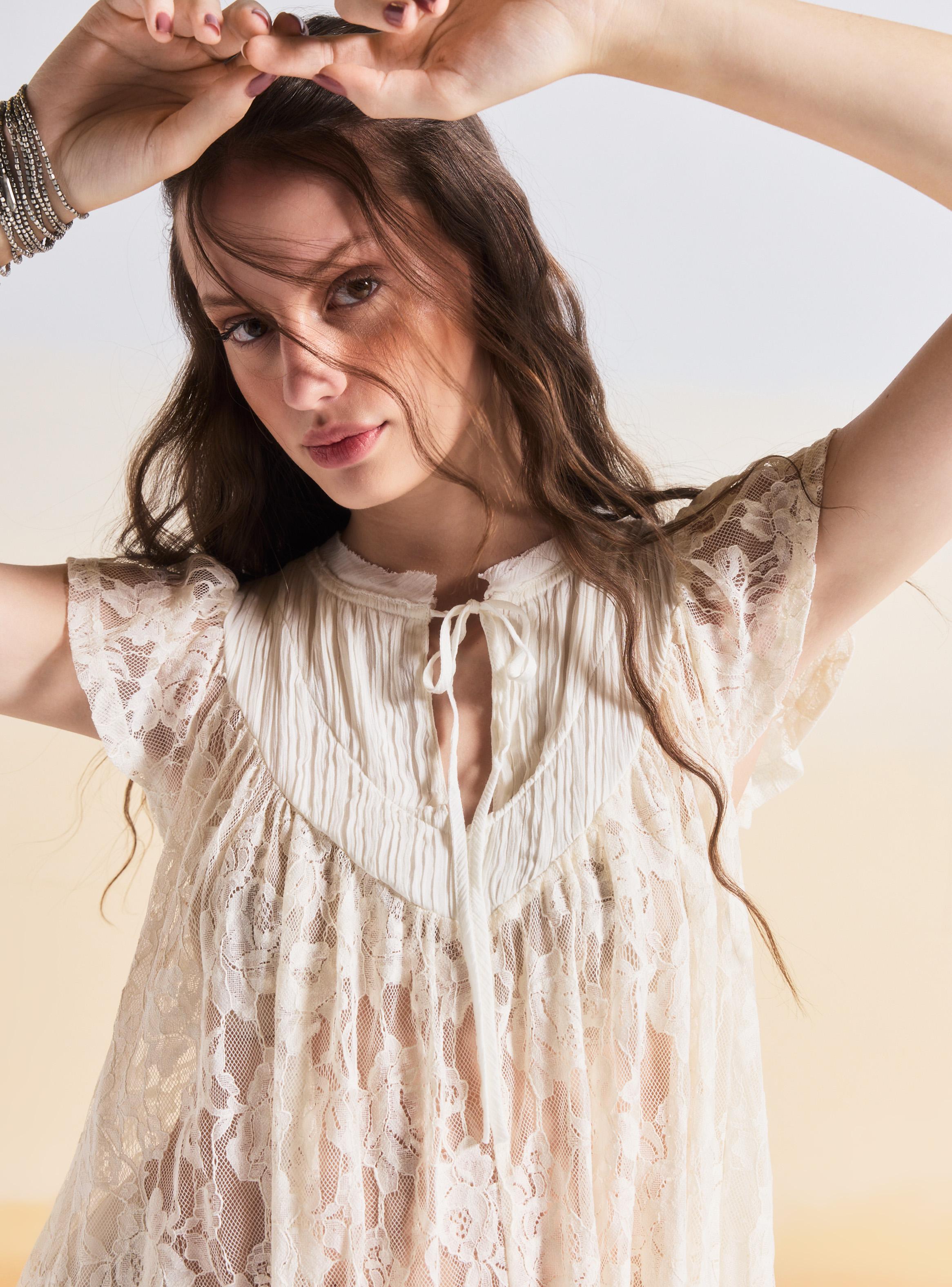 Vestido Plisado con Encaje Oversize Festival-3