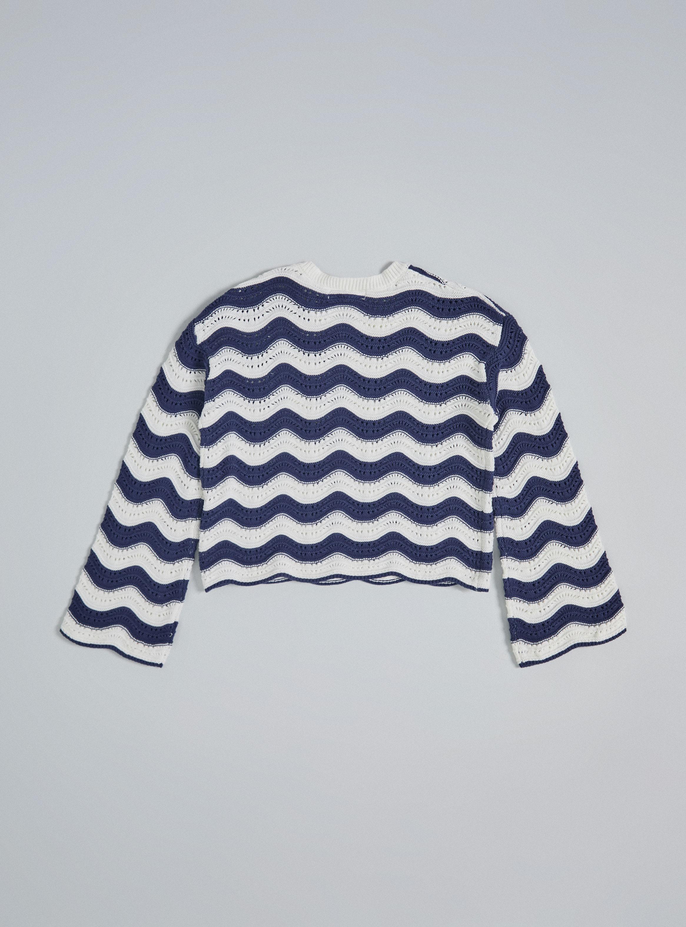 Sweater Calado Ondas con Mangas Campanas-2