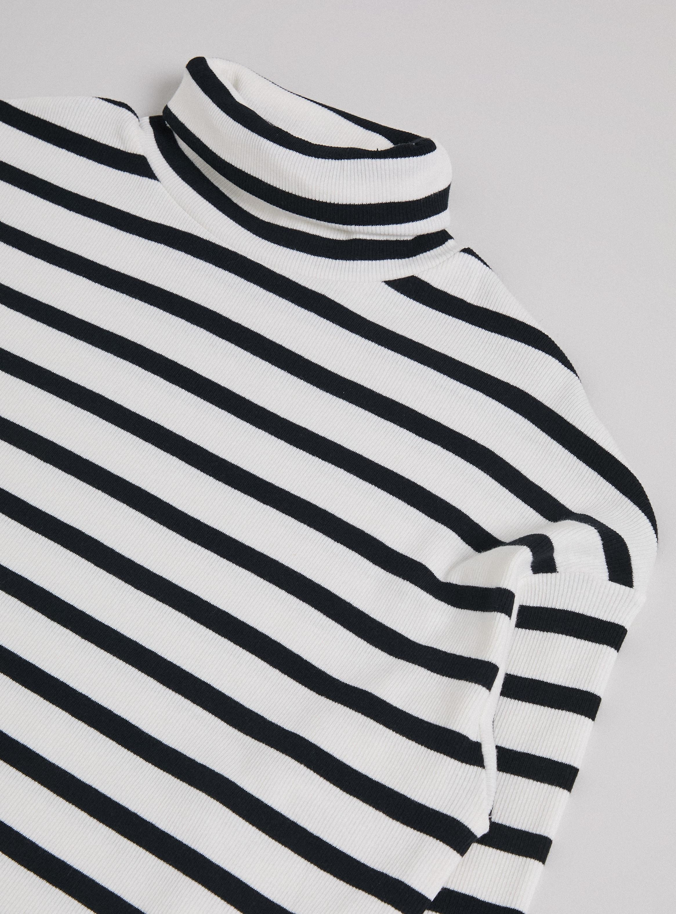 Polera Rayada Cuello Alto Niña-3