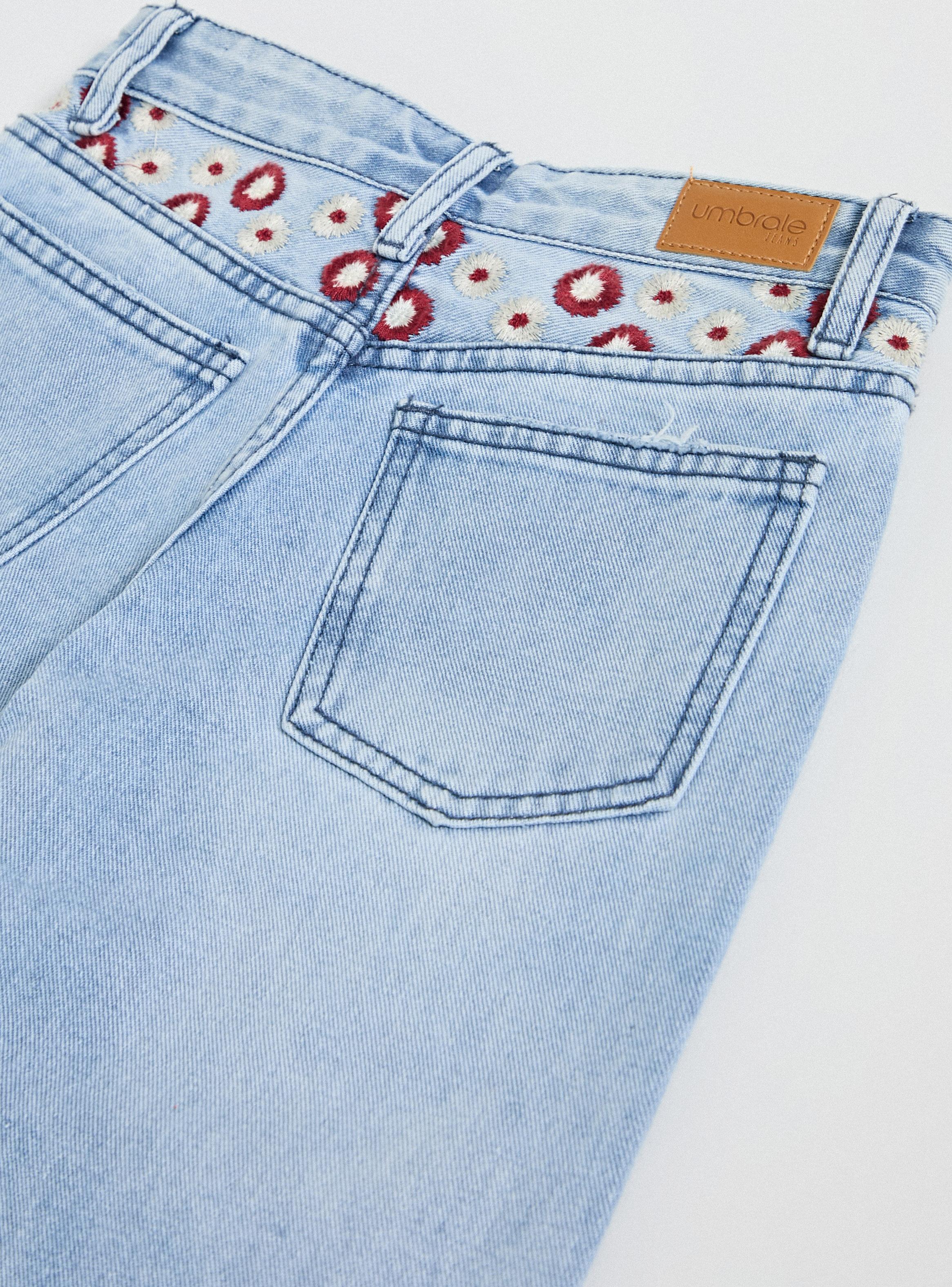 Jeans Wide Leg Bordado Floral Bolsillos y Pretina Trasera-2