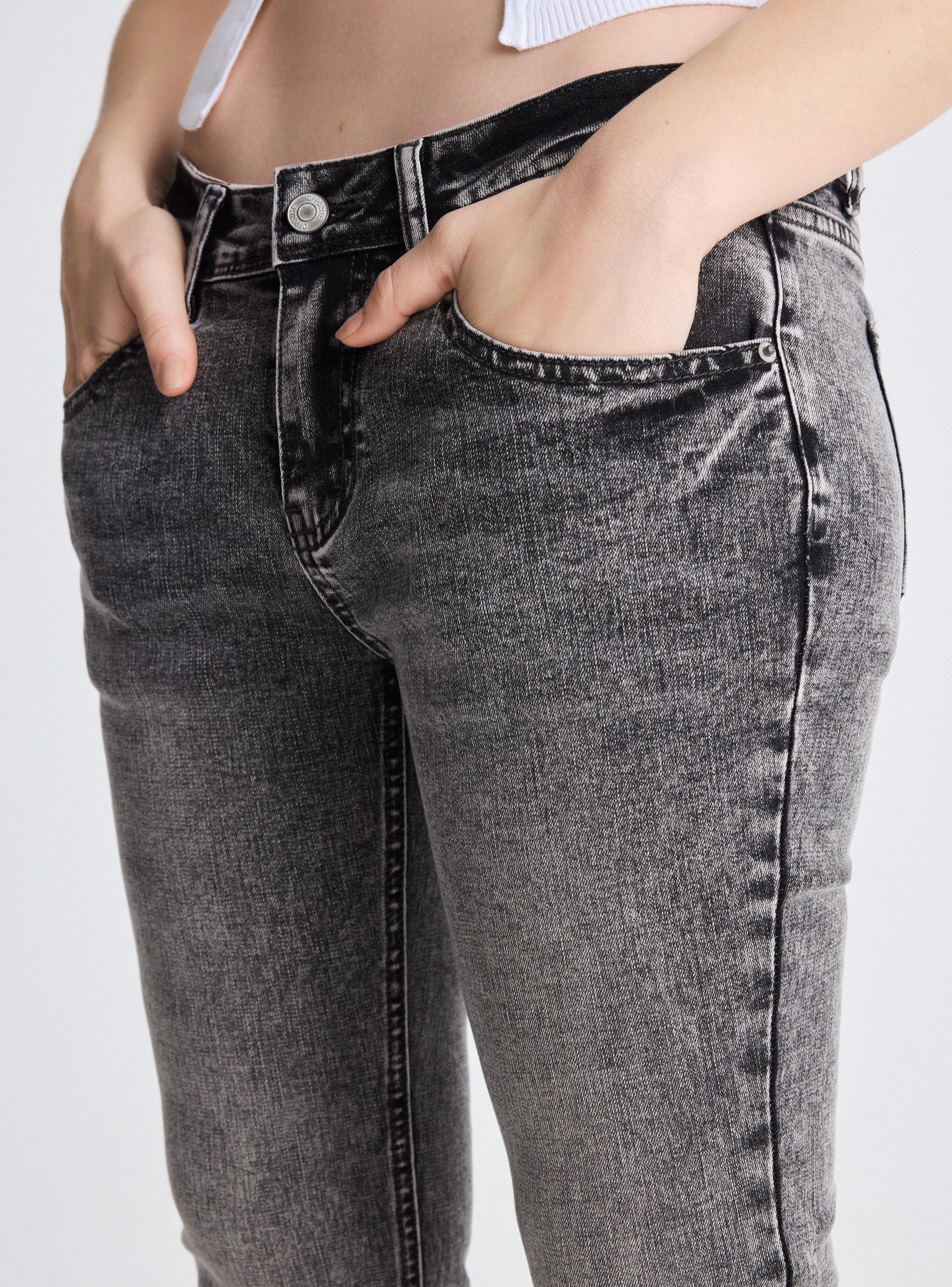 Jeans Fit Flare Tiro Bajo-2