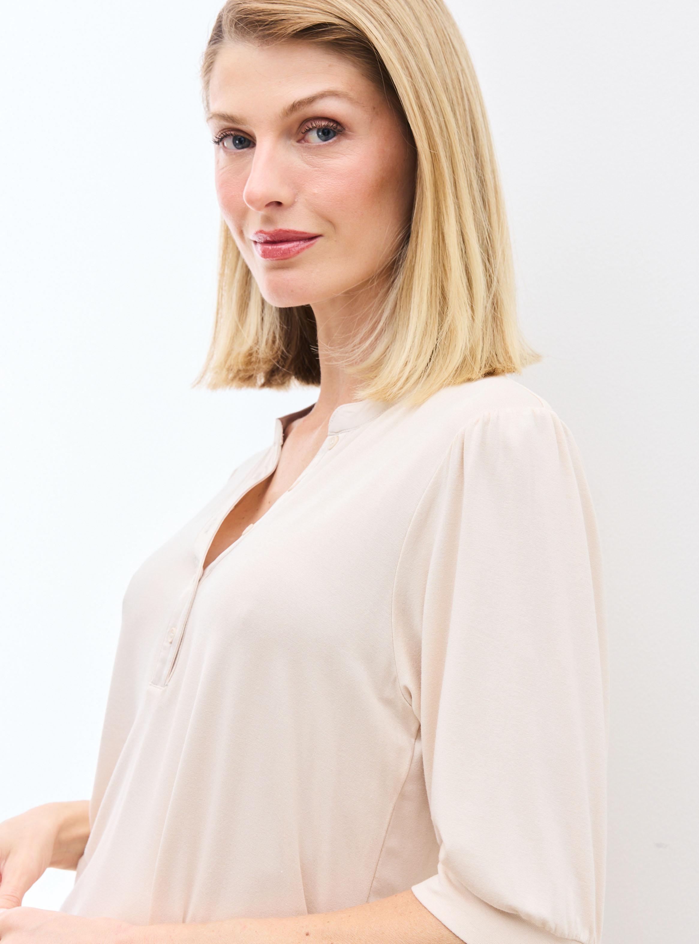 Polera con Detalle de Tela Satinada en Cuello-2