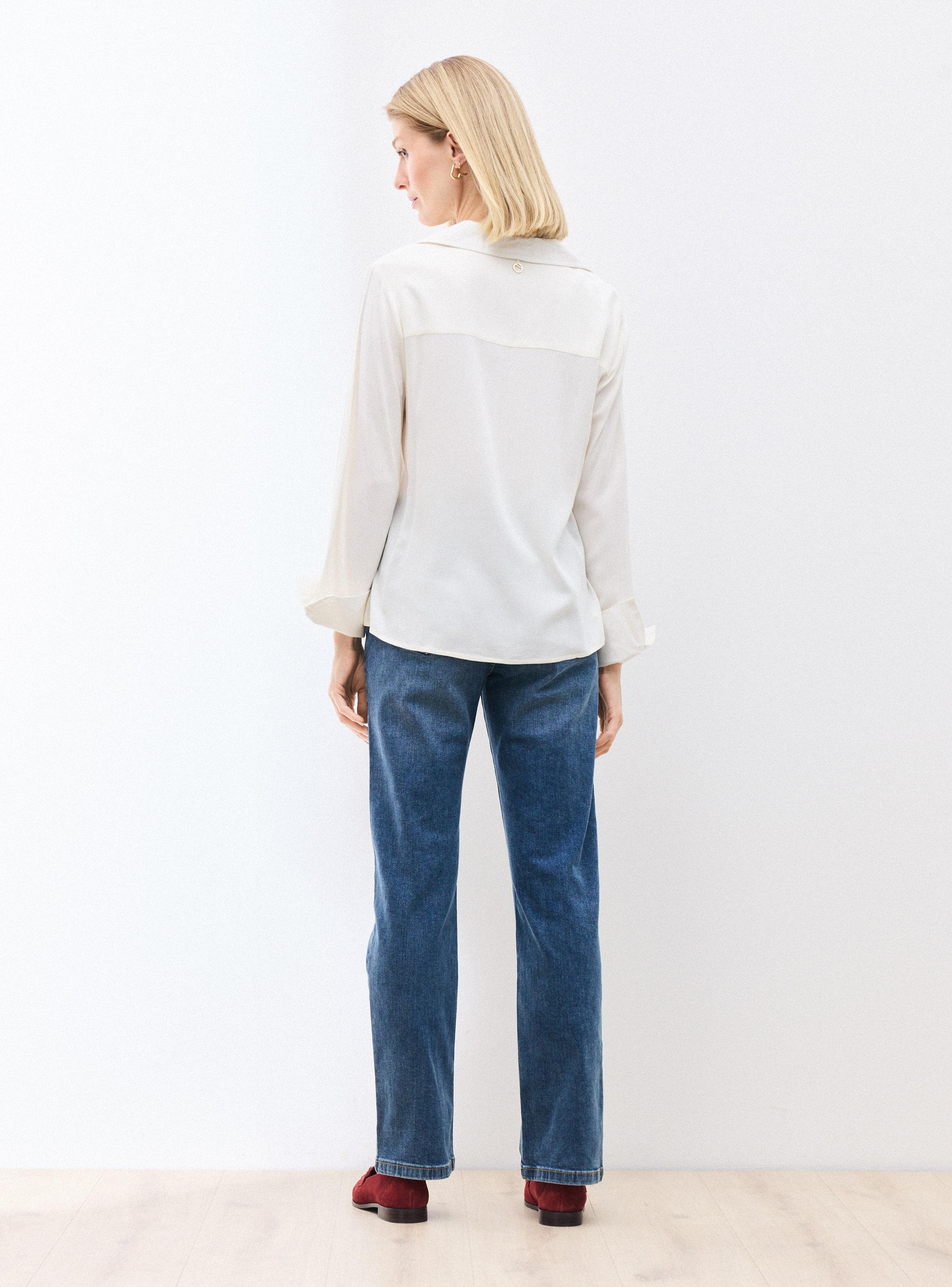 Blusa con Cuello y Escote V-5