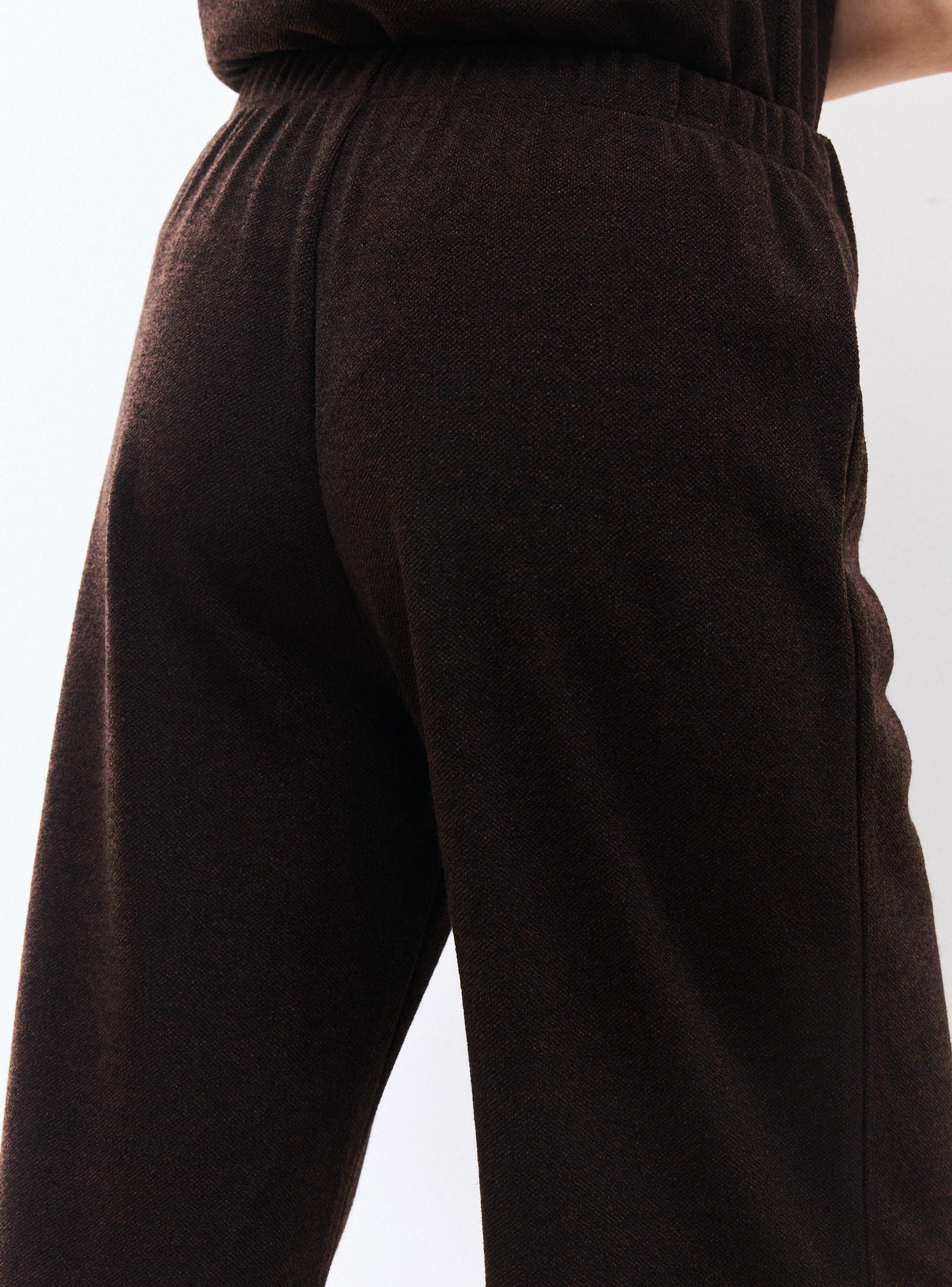 Pantalón Fluido con Elástico y Botón Decorativo-3