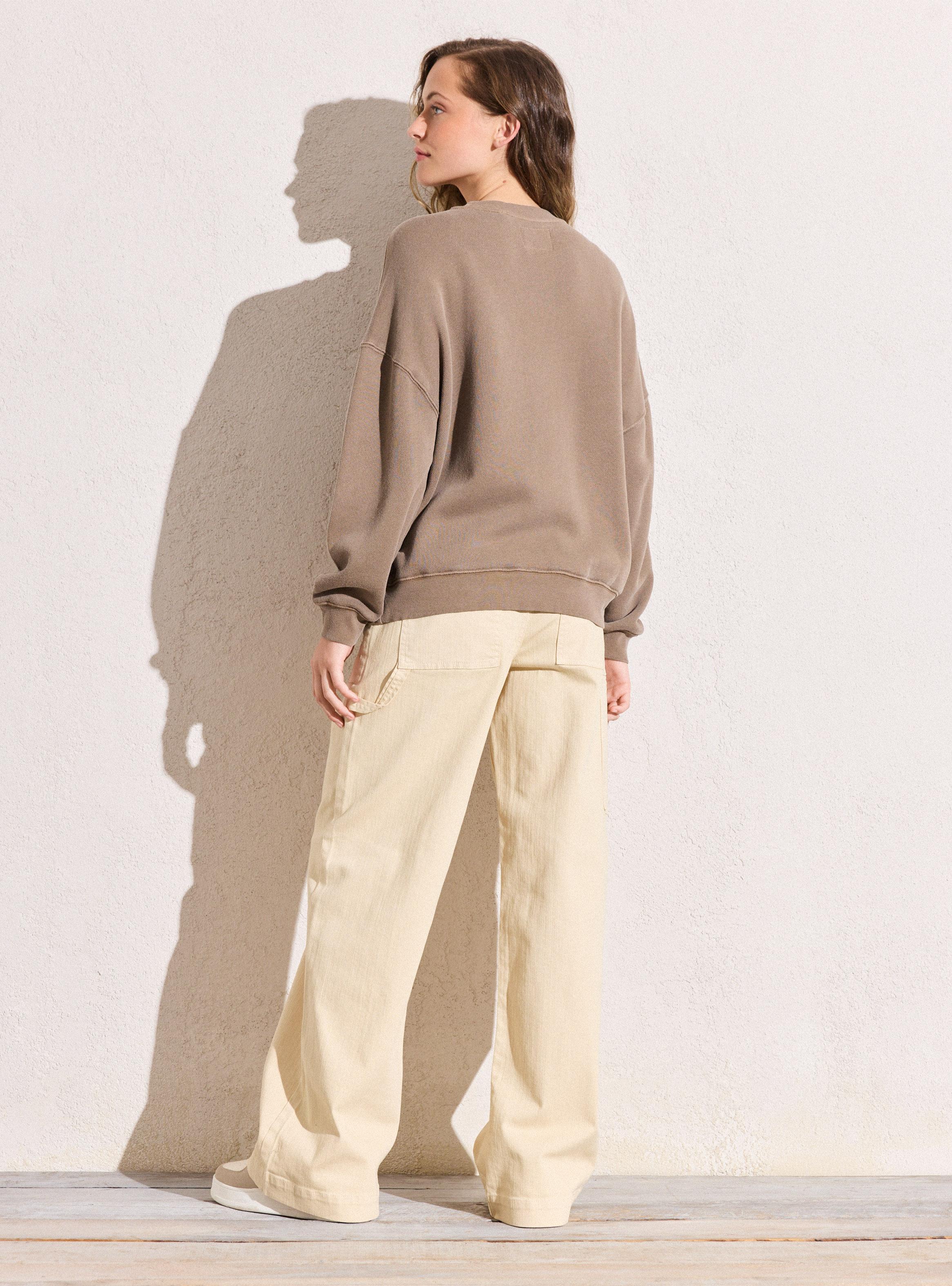 Polerón Bordado en Pecho-5