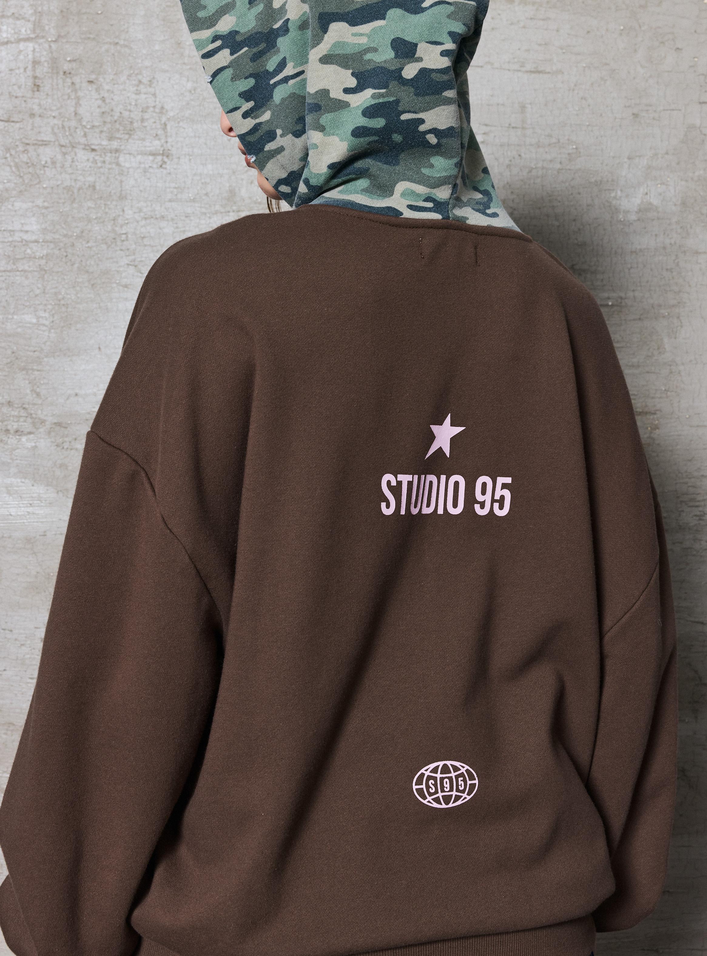 Polerón Camo Colab Studio 95-3