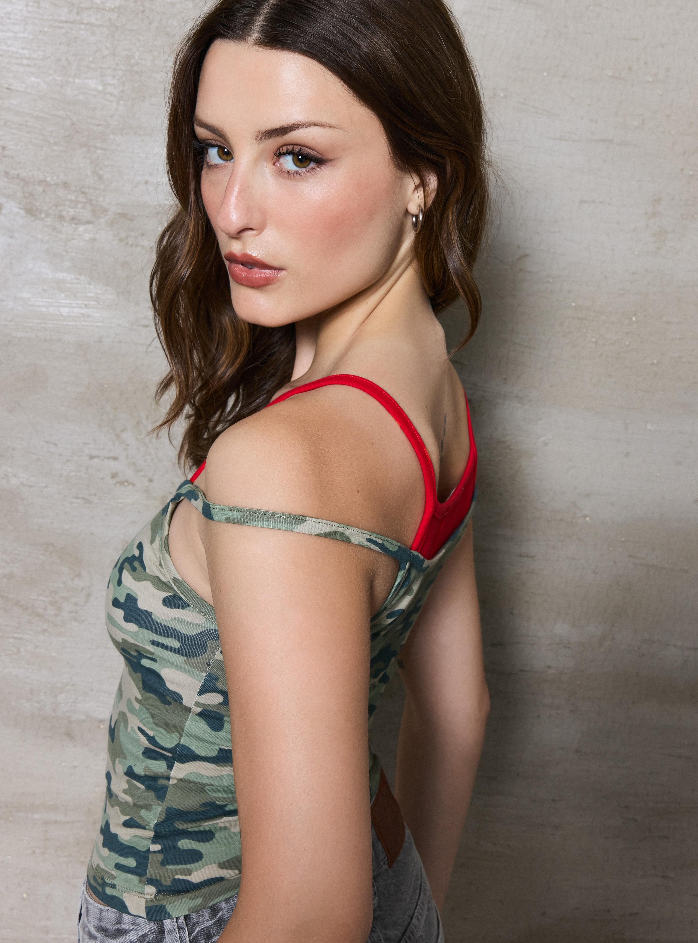 Polera Camo Colab Studio 95-3