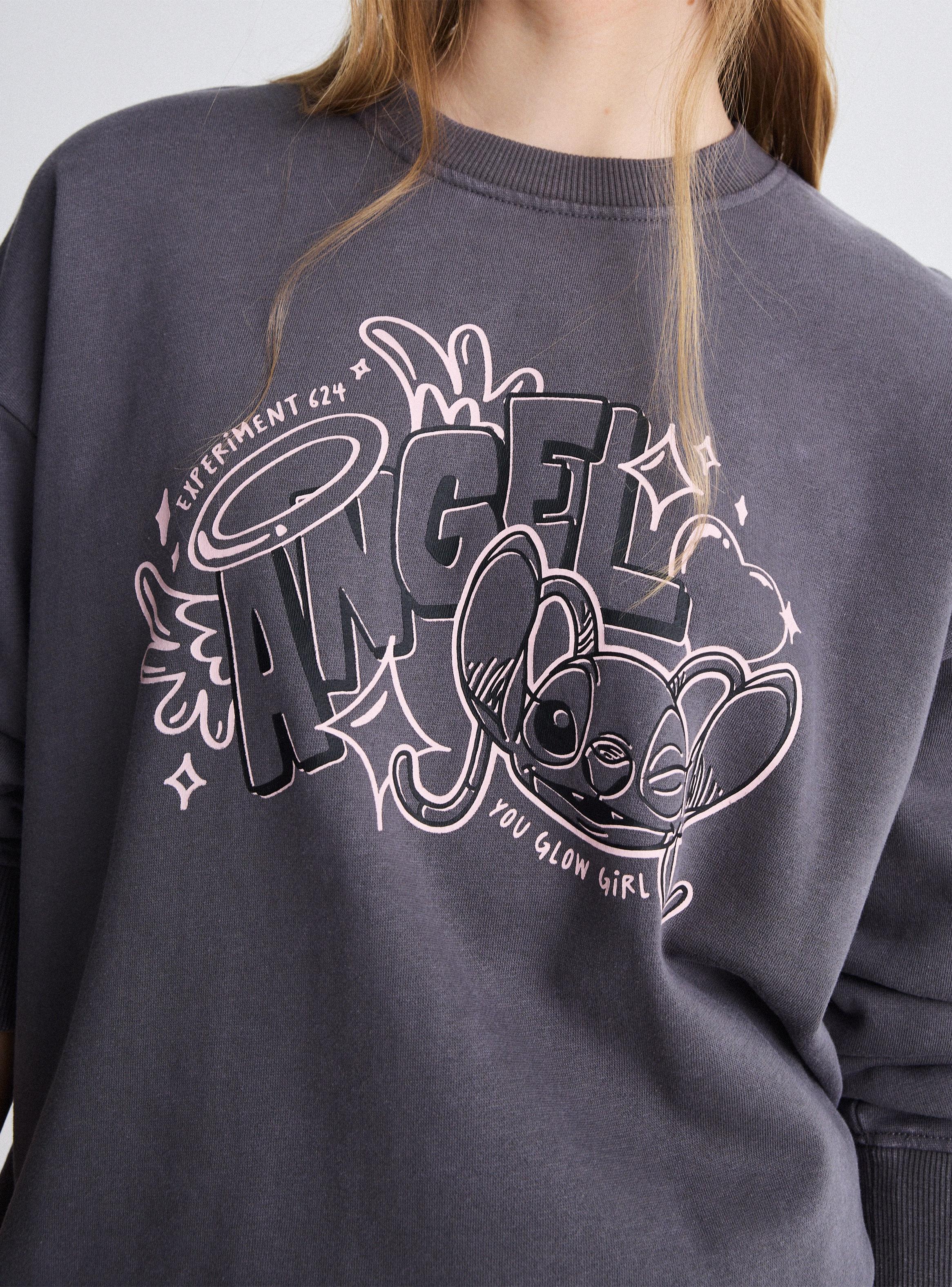 Polerón Oscuro Estampado Disney Stitch Ángel-3