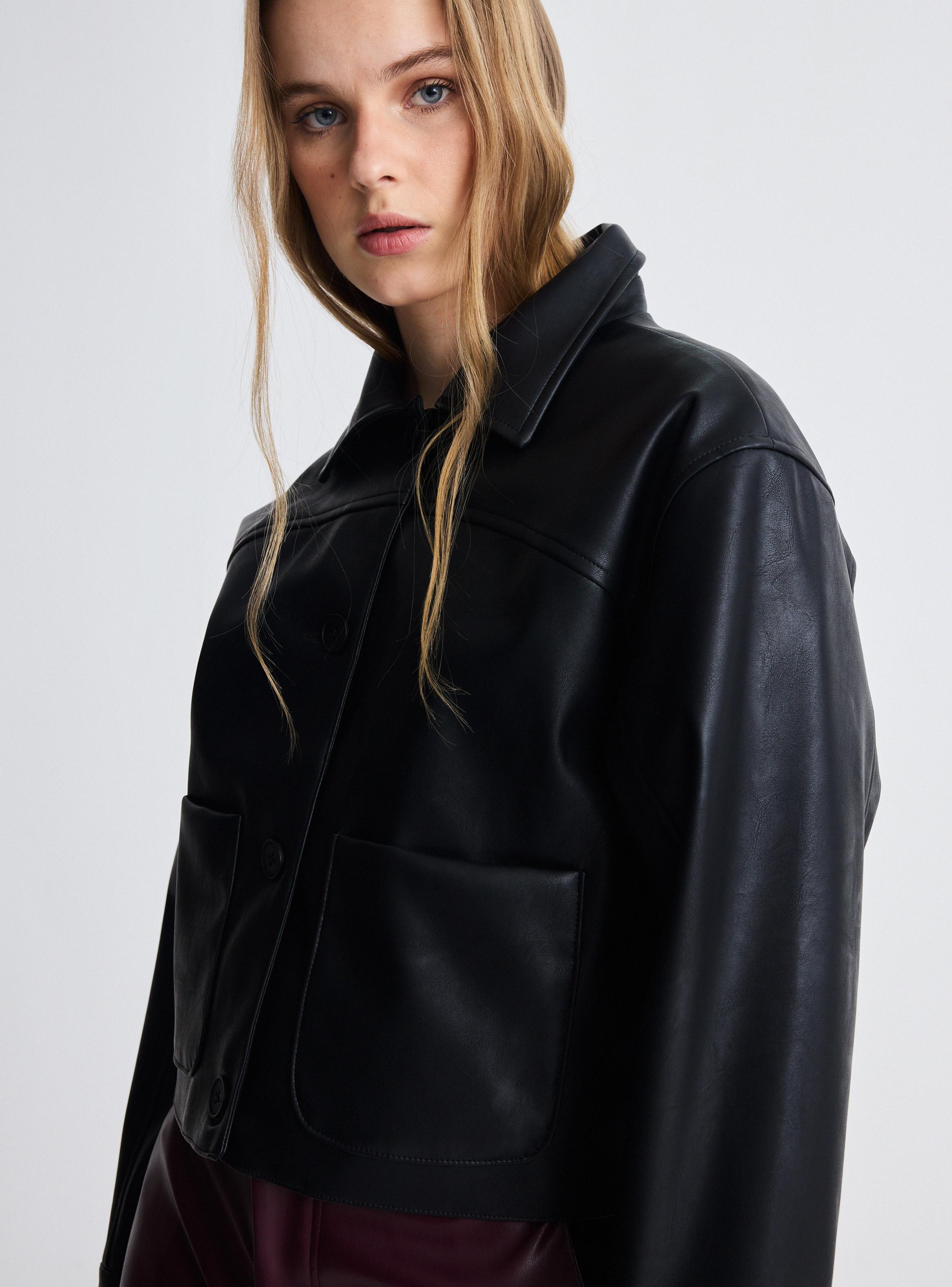 Chaqueta Bolsillos Frontales y Canesú-2