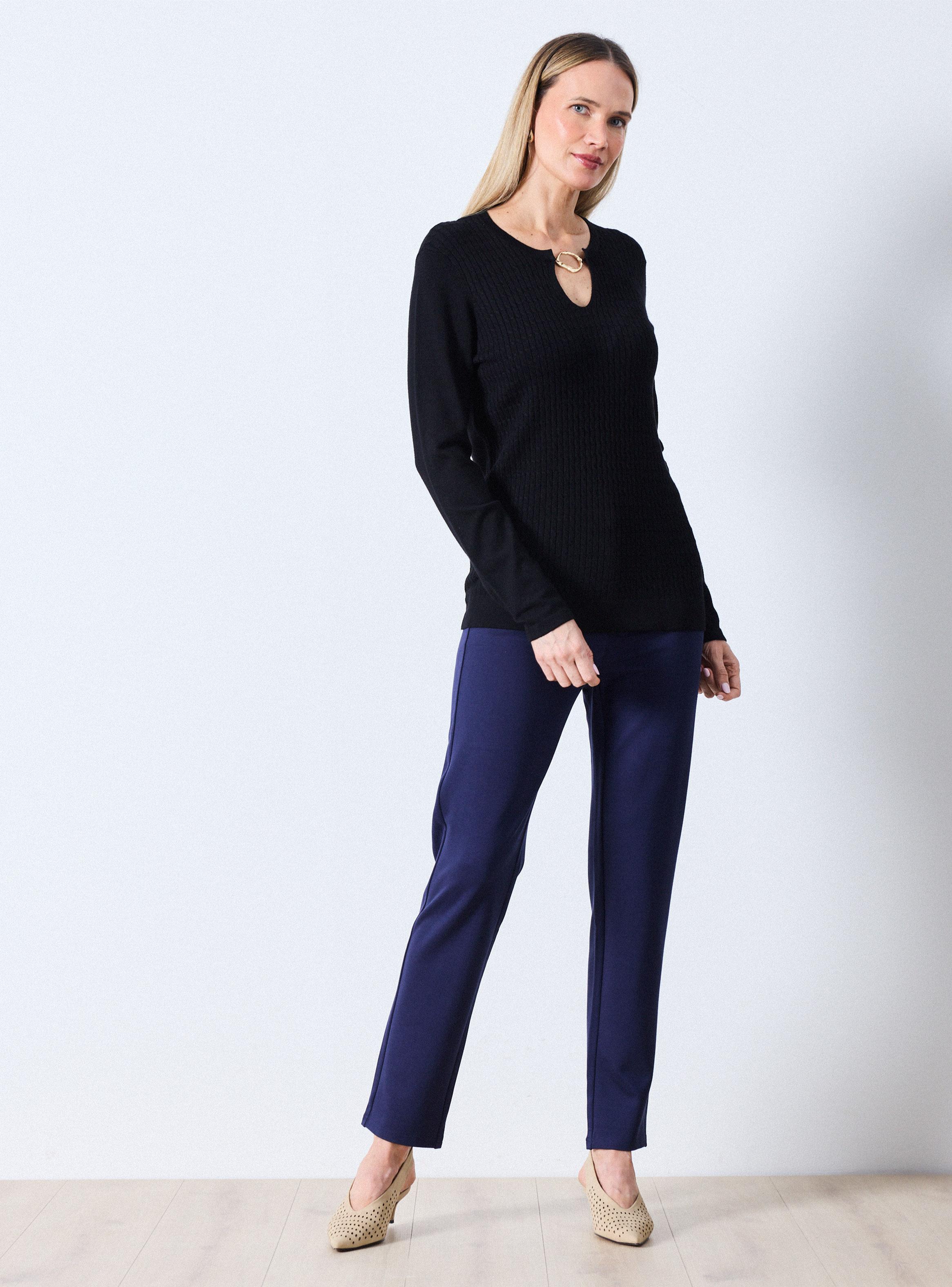 Sweater Escote en V con Aplicación Metálica-4