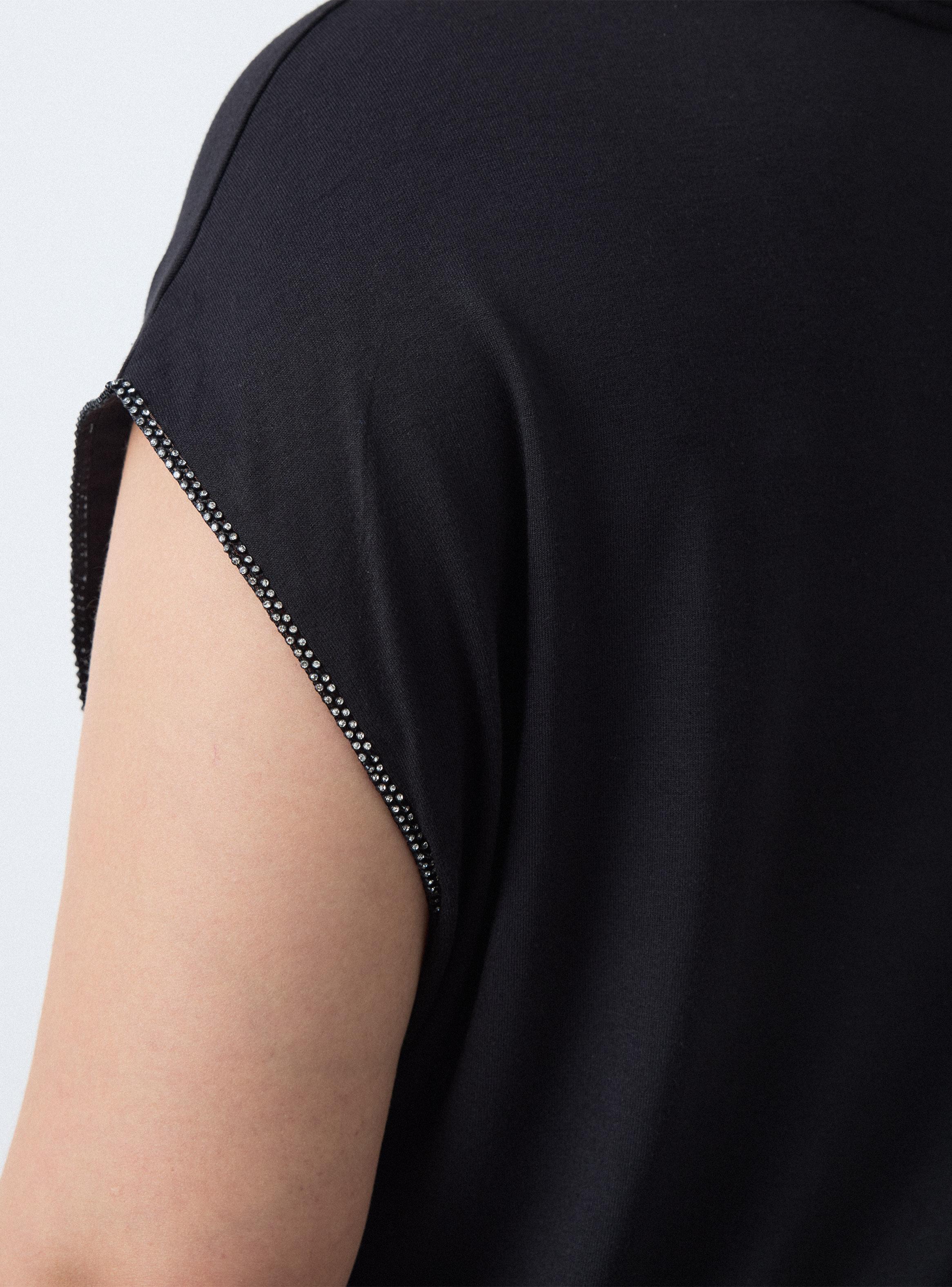 Polera Hombro Caído con Brillos en Puños-3